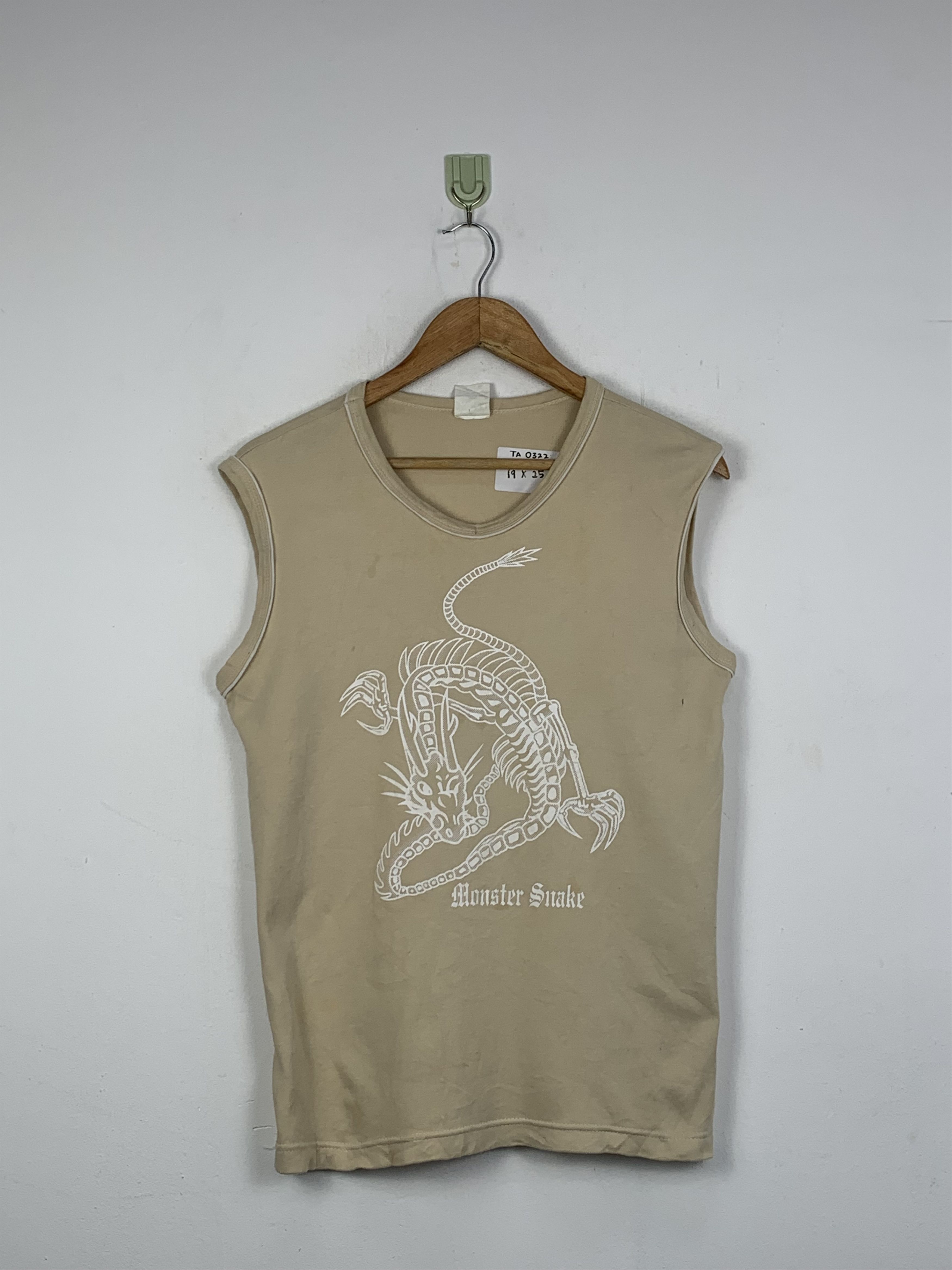 Vintage Vintage 90s Monster Snake Sleeveless Tee TA0322 Size US L / EU 52-54 / 3 - 1 Thumbnail