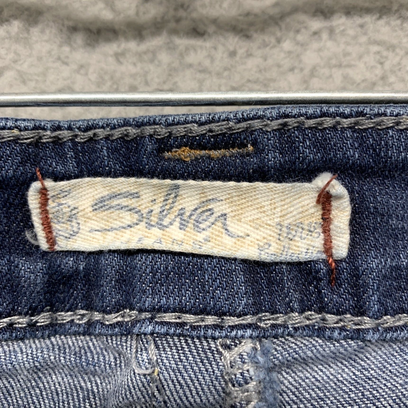 Silver Jeans Co. Silver Jeans Juniors Jeans Slim 27x31 Blue Denim 5-Pocket Gem Accents Thick Gold Stitching Womens/Teens Size 27" / US 4 / IT 40 - 7 Thumbnail