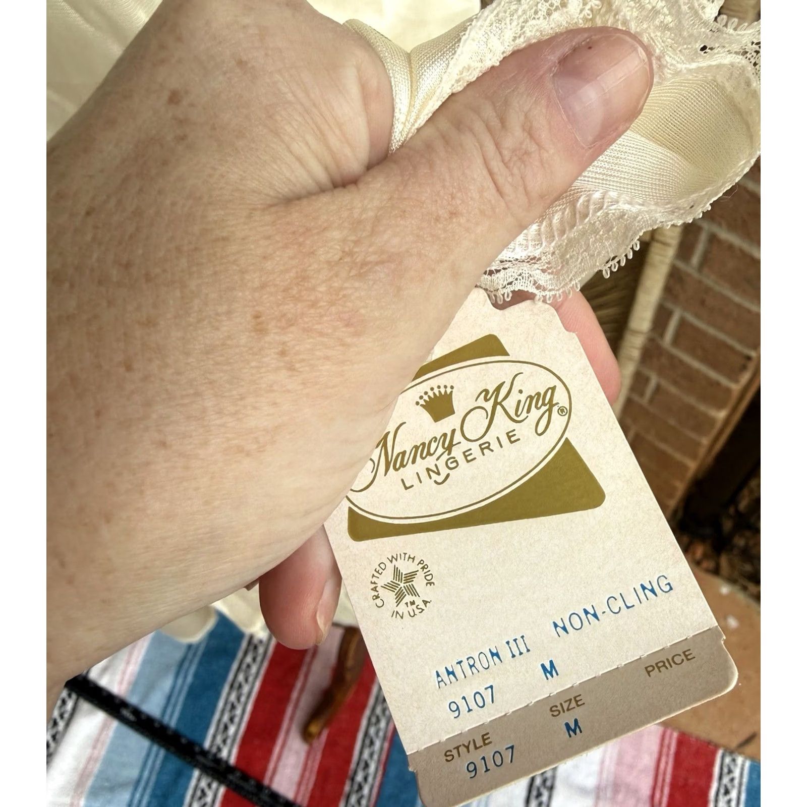 Vintage VINTAGE Nancy King Robe Women M White Nylon Lace Satin Cottagecore 70s 80s Bridal Size ONE SIZE - 5 Thumbnail