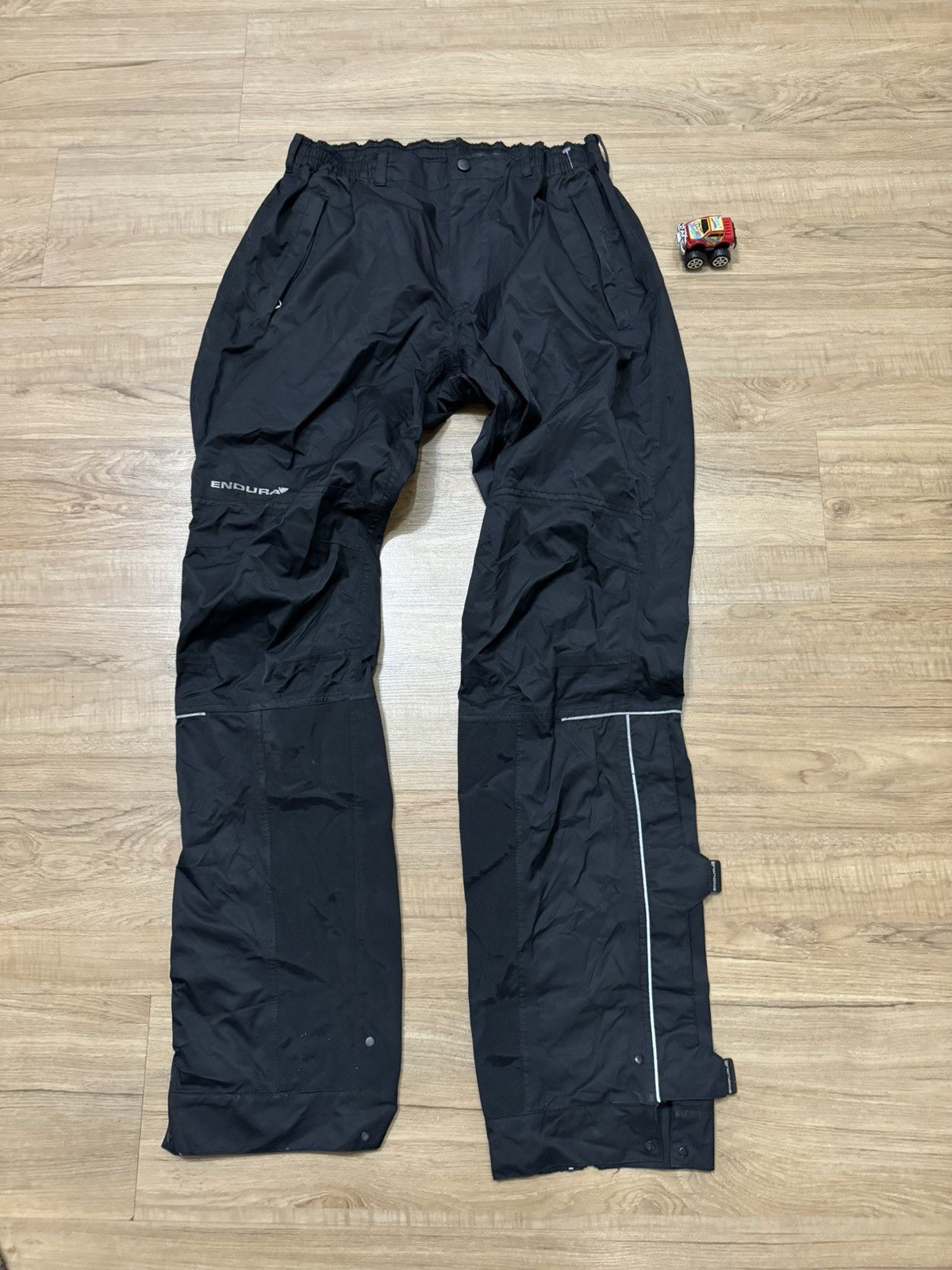 image of Outdoor Style Go Out Endura Riding And Outdoor Water Proof Pants in Black, Men's (Size 33)