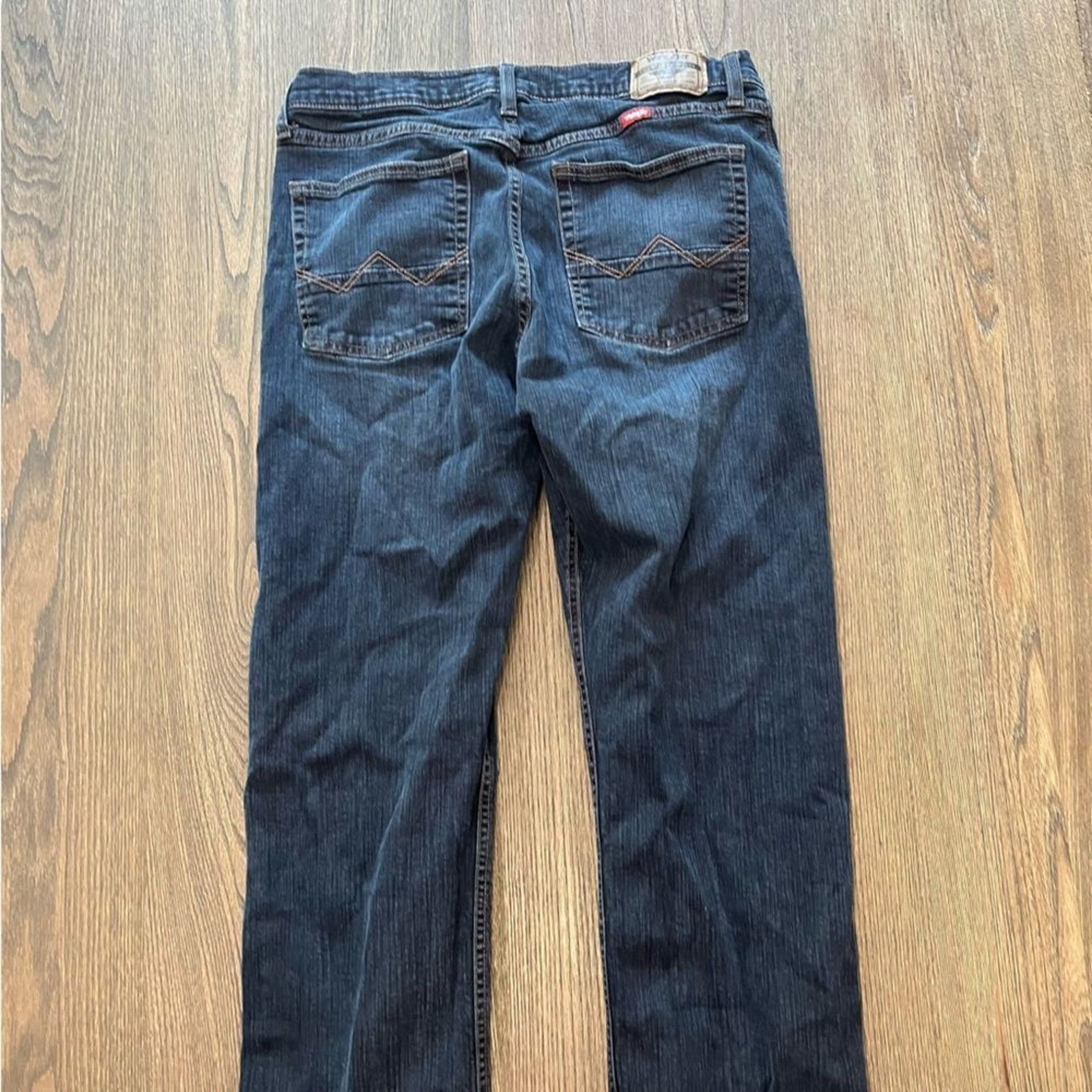 Wrangler Wrangler Slim Straight Dark Wash Jeans Size 33/30 Size US 33 - 9 Thumbnail