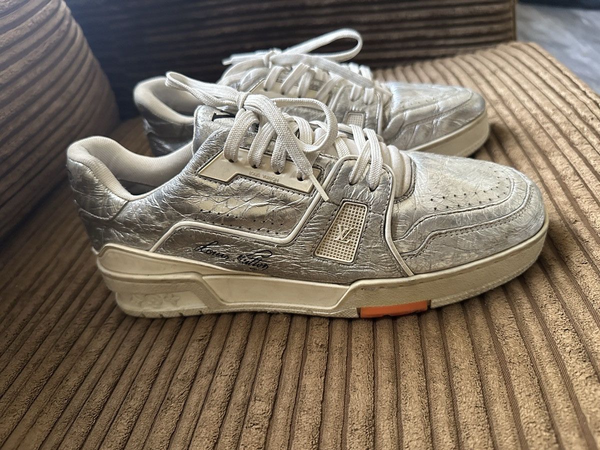 Louis Vuitton Louis Vuitton OG Trainer Silver Metallic Size US 7.5 / EU 40-41 - 2 Thumbnail