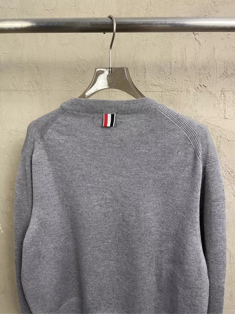 Thom Browne Thom Browne size4 Gray embroidered puppy wool round neck sw Size US XL / EU 56 / 4 - 4 Thumbnail