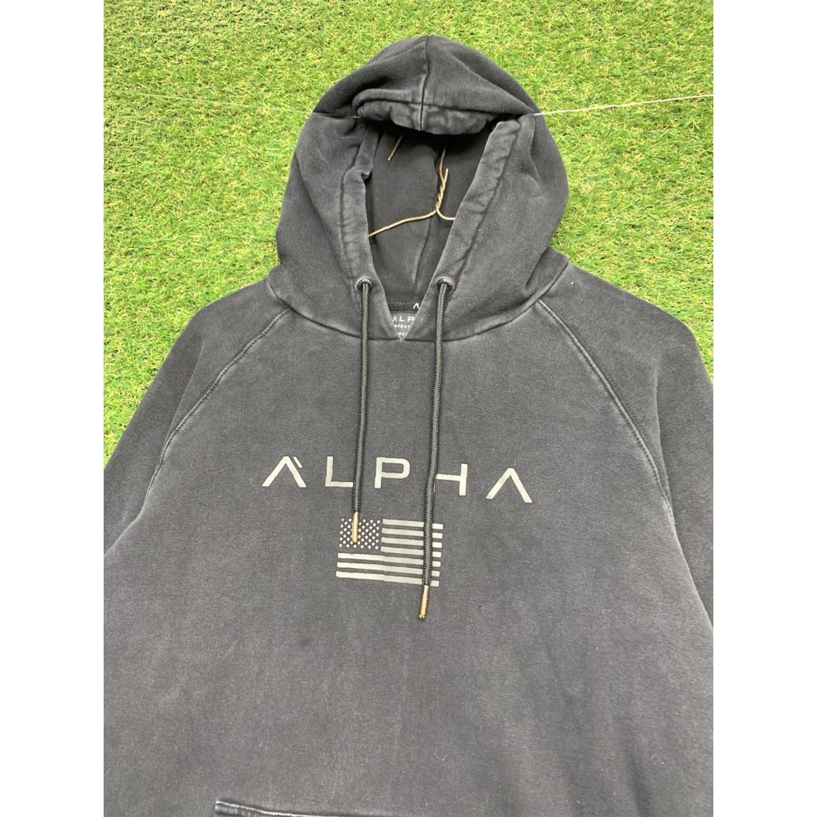 Vintage ALPHA Hooded Pullover Sweatshirt Hoodie Mens Medium Gray Center Logo Graphic Print Fleece Pocket Size US M / EU 48-50 / 2 - 3 Thumbnail