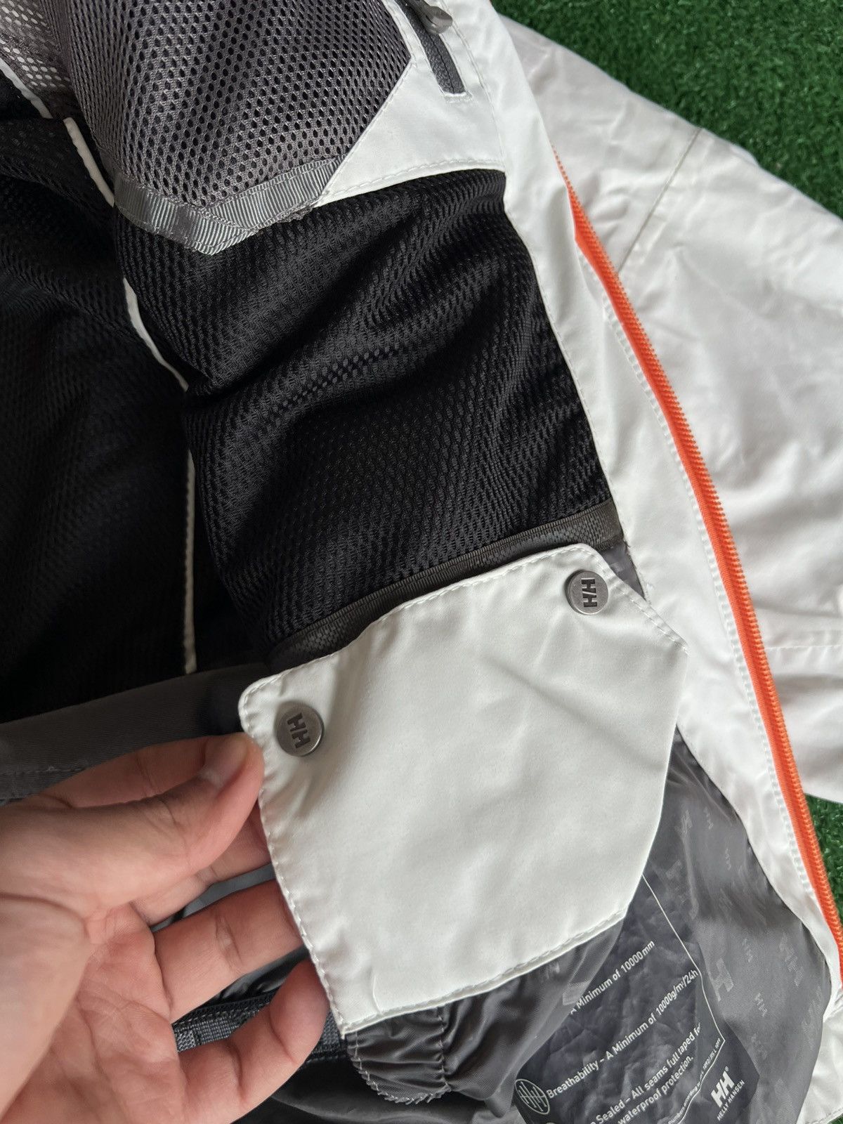 Helly Hansen Helly Hansen Seven J waterproof jacket Size US S / EU 44-46 / 1 - 15 Thumbnail