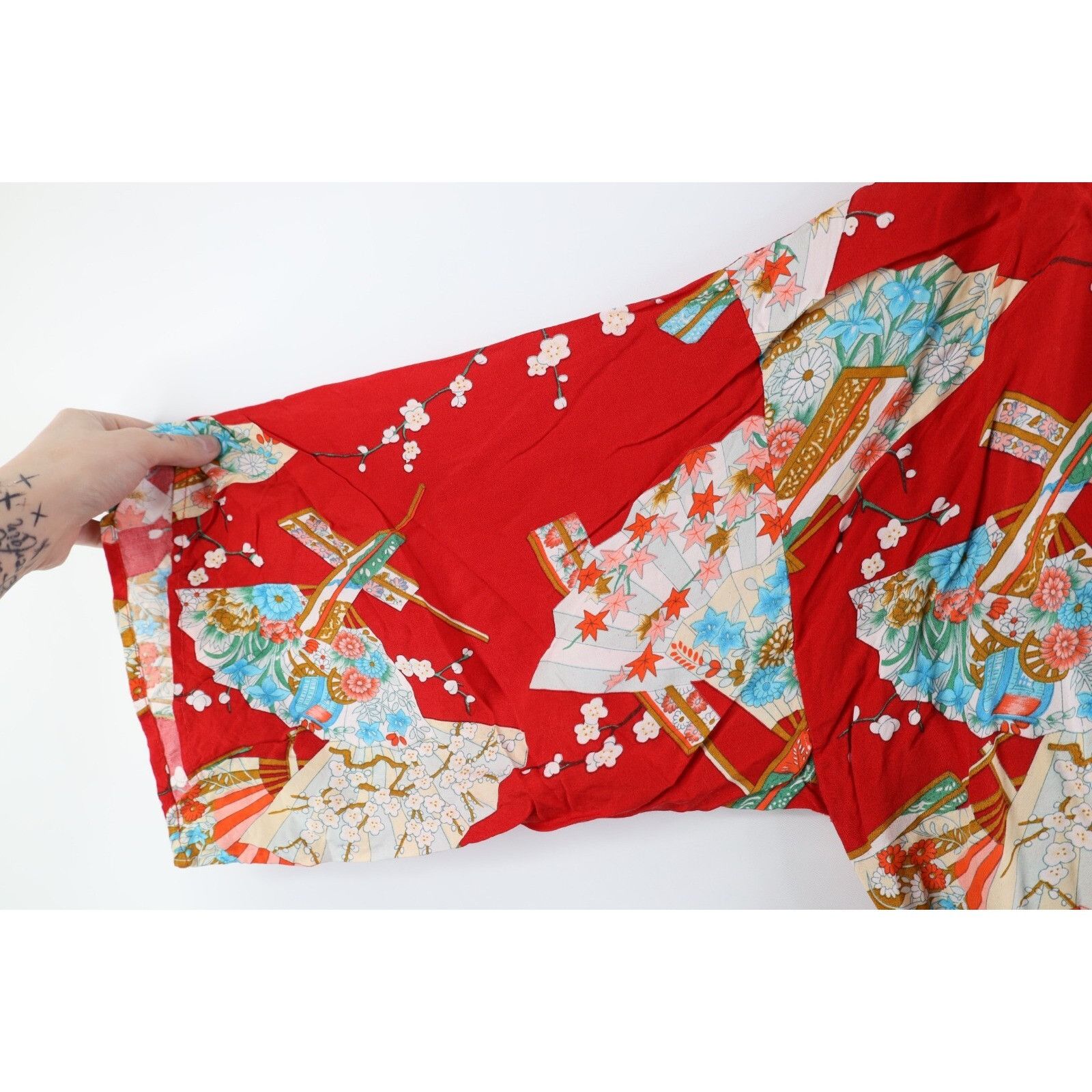Vintage Vintage 90s Streetwear Rayon Japan Belted Kimono Robe Size L / US 10 / IT 46 - 8 Thumbnail