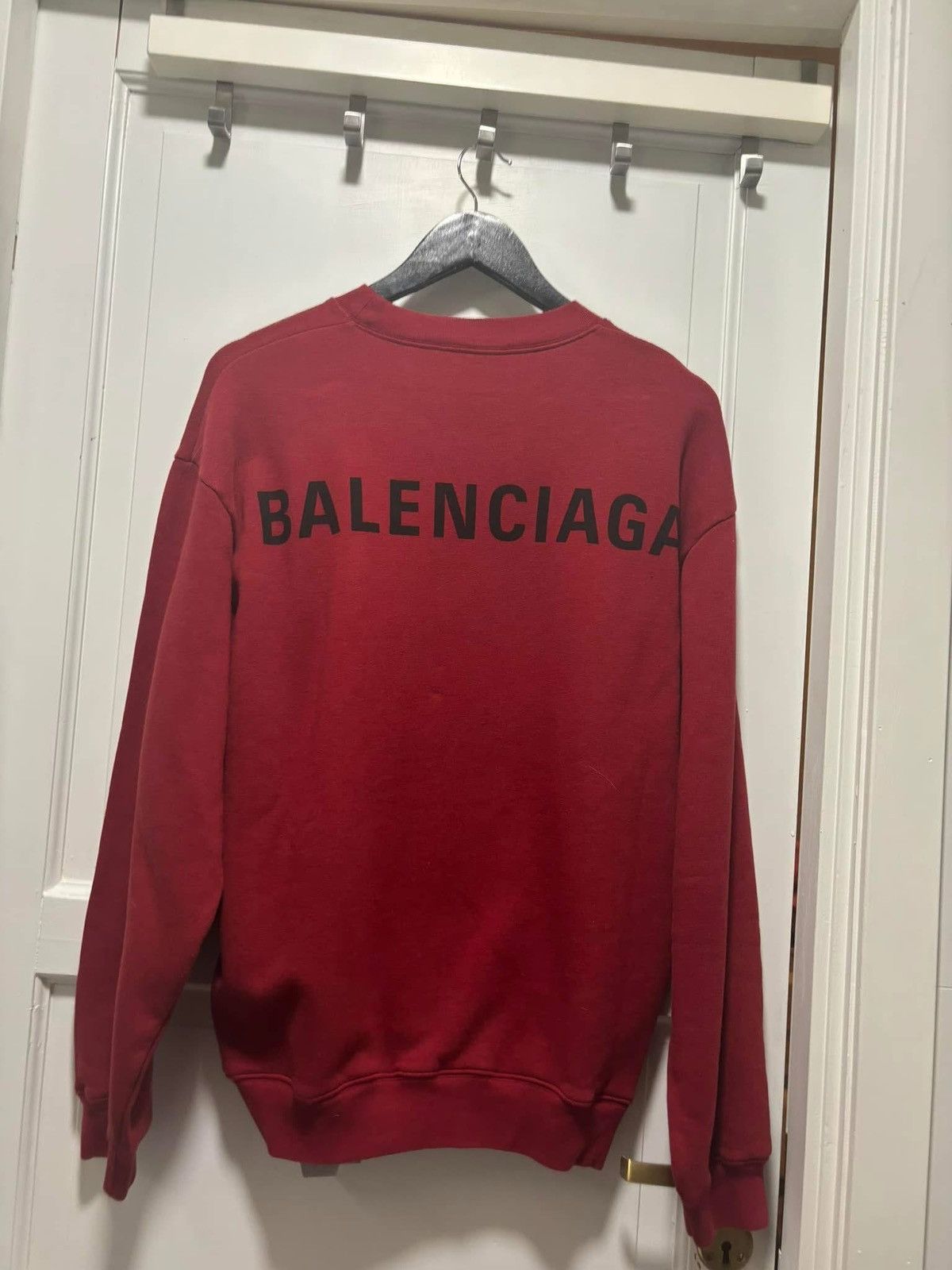 Balenciaga Back logo crewneck Size US S / EU 44-46 / 1 - 1 Thumbnail