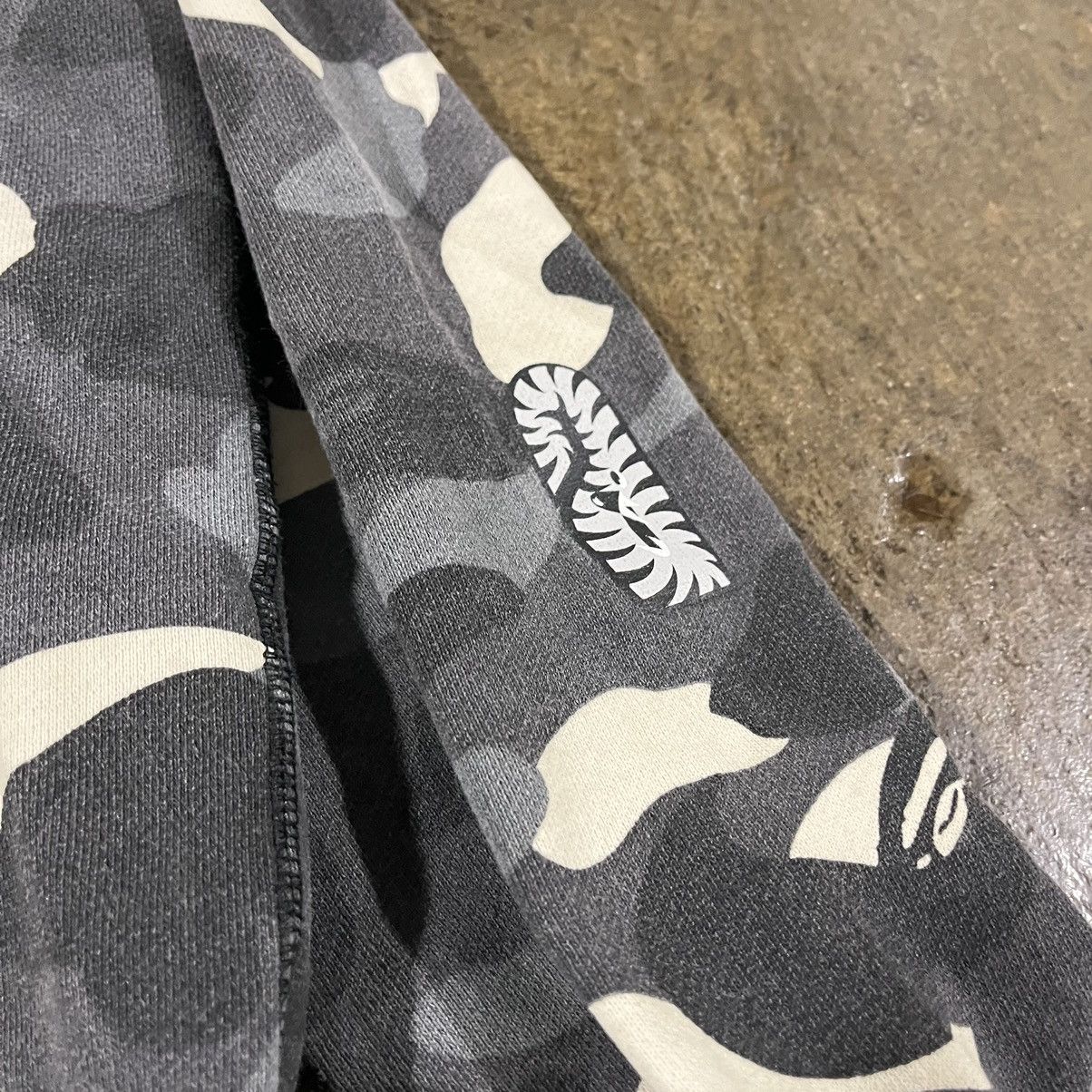 Bape Bathing Ape BAPE City Camo Shark PONR Full-Zip Hoodie (FW20) Size US L / EU 52-54 / 3 - 9 Thumbnail