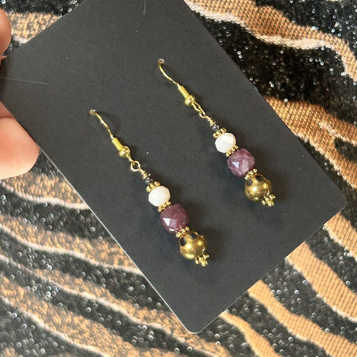 Handmade Handcrafted elegant di-cut smoky glass almandine earrings Size ONE SIZE - 1 Thumbnail