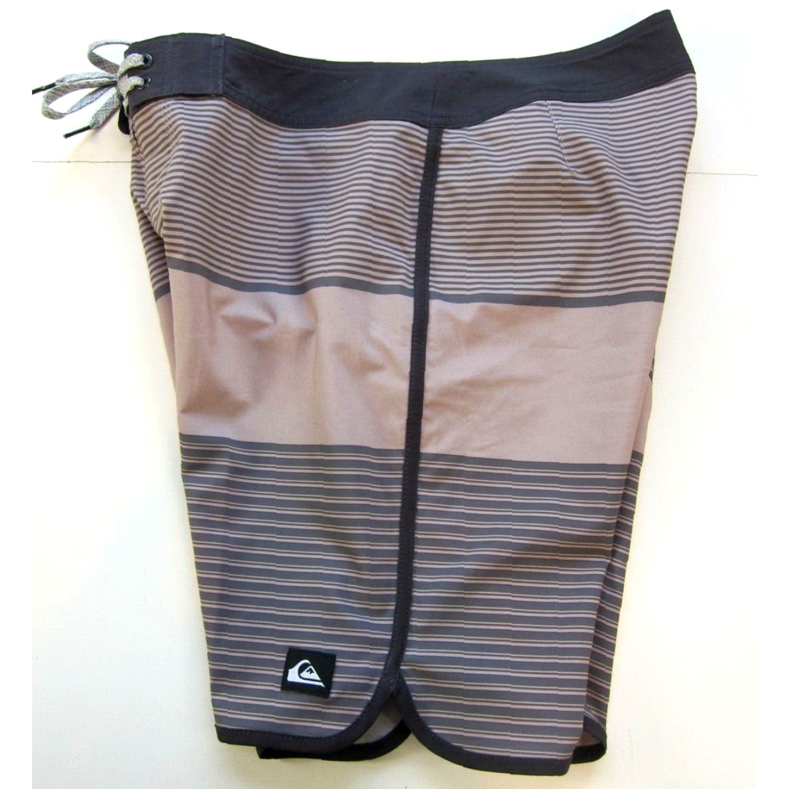 Quiksilver VINTAGE Quiksilver Highline Grey Stripe Stretch Pocket Surf Beach Board Short Men 30 Size US 30 / EU 46 - 7 Thumbnail