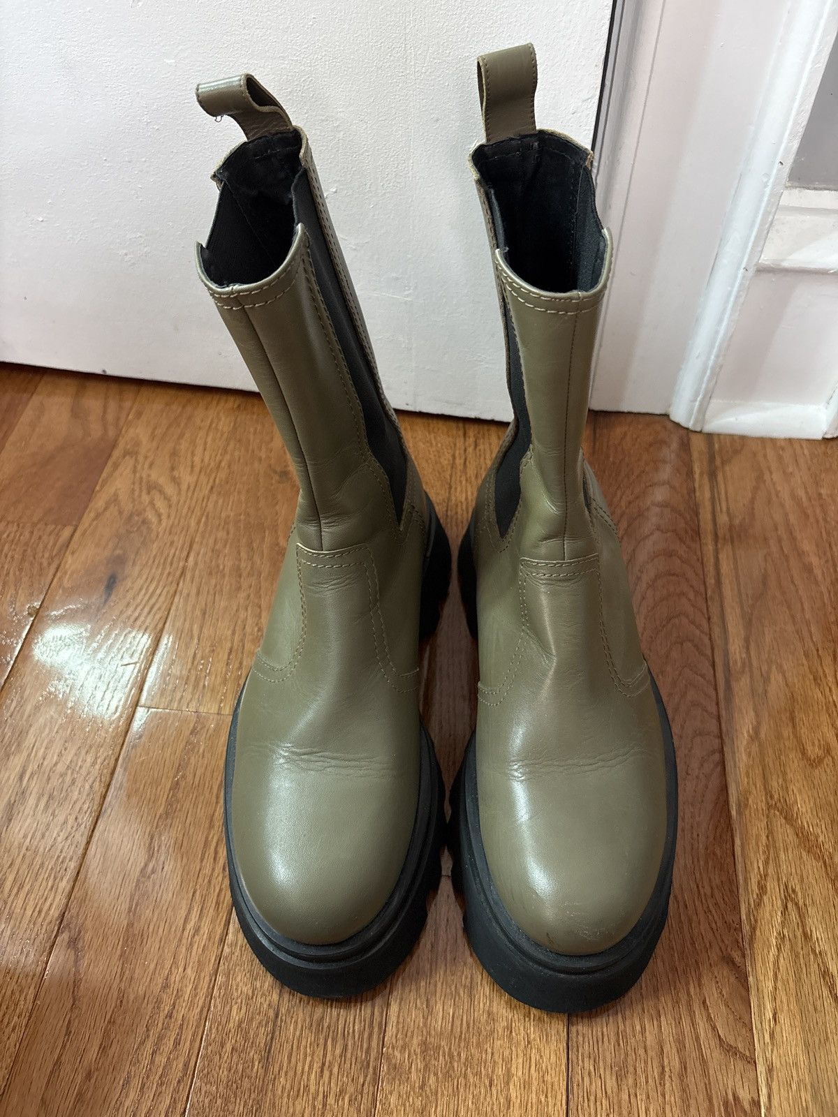 Zara Zara Green and Black Platform Leather Chelsea Boots Size US 9 / IT 39 - 2 Thumbnail