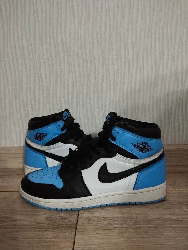 Jordan Brand Air Jordan 1 Retro High OG UNC Toe size 42 Size US 8.5 / EU 41-42 - 1 Thumbnail