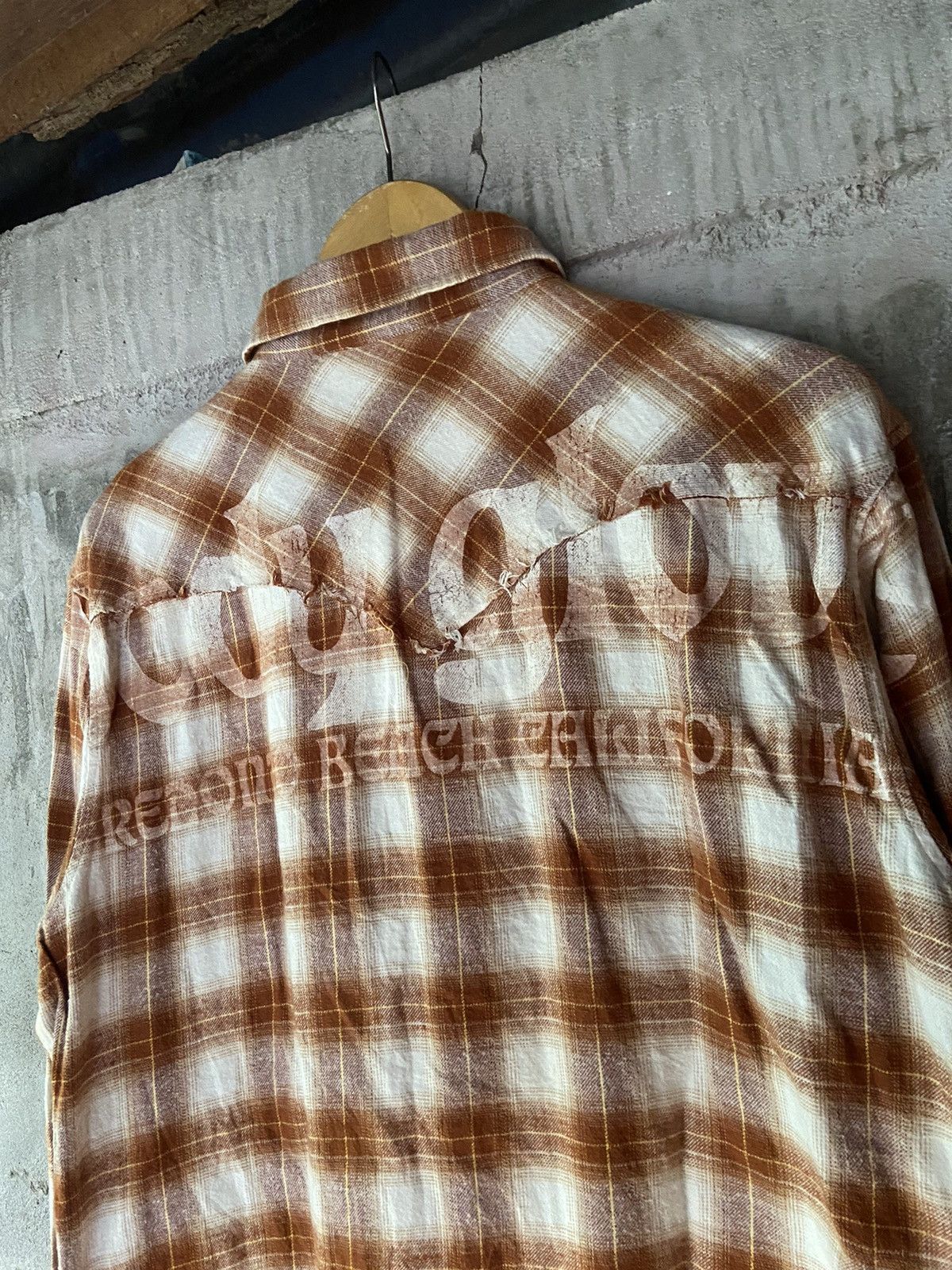 If Six Was Nine BODY GLOVE DISTRESSED BUTTON DOWN SHIRT Size US L / EU 52-54 / 3 - 11 Thumbnail