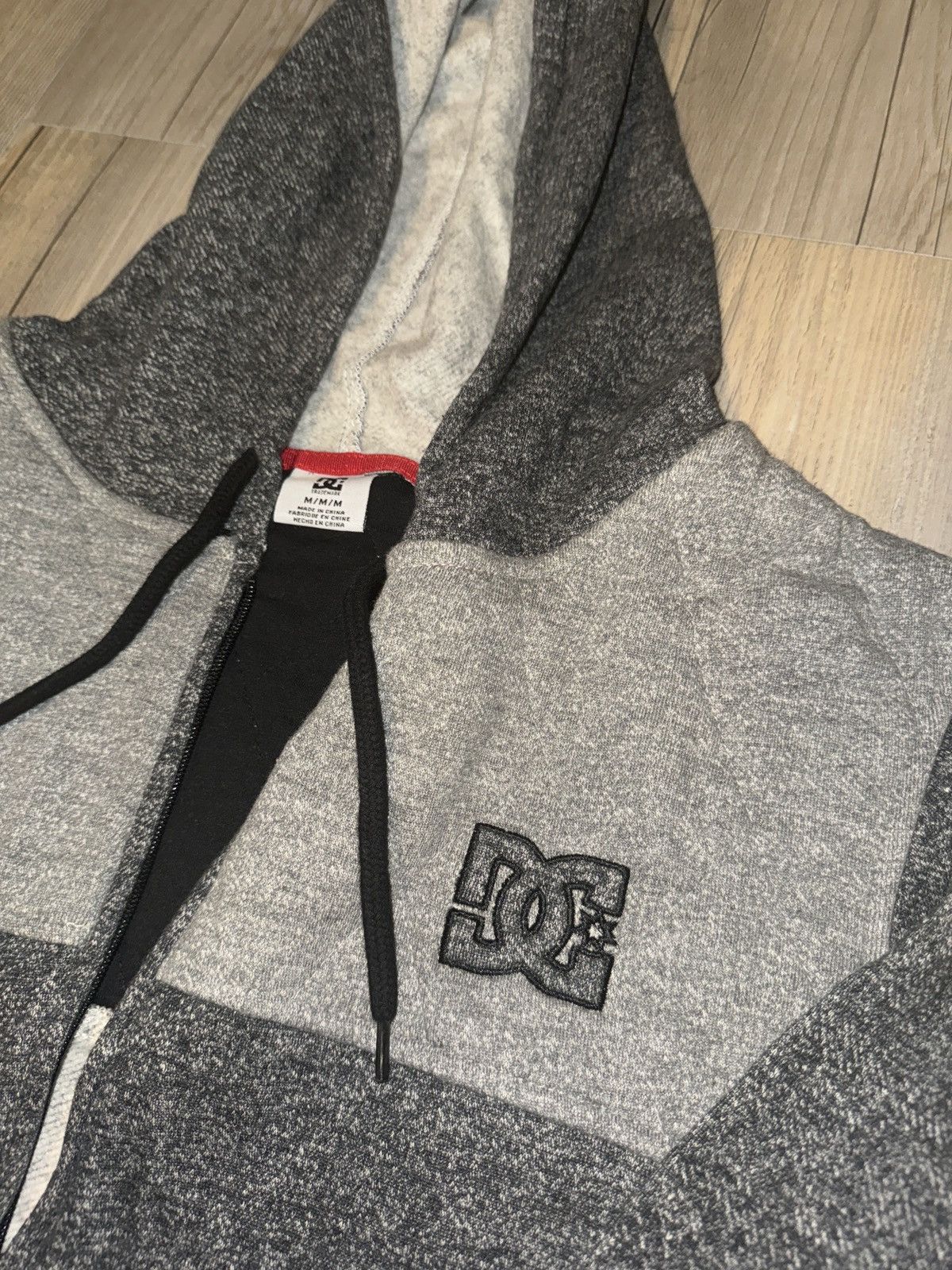 DC × Vintage DC HOODIE Y2K Size US M / EU 48-50 / 2 - 4 Thumbnail