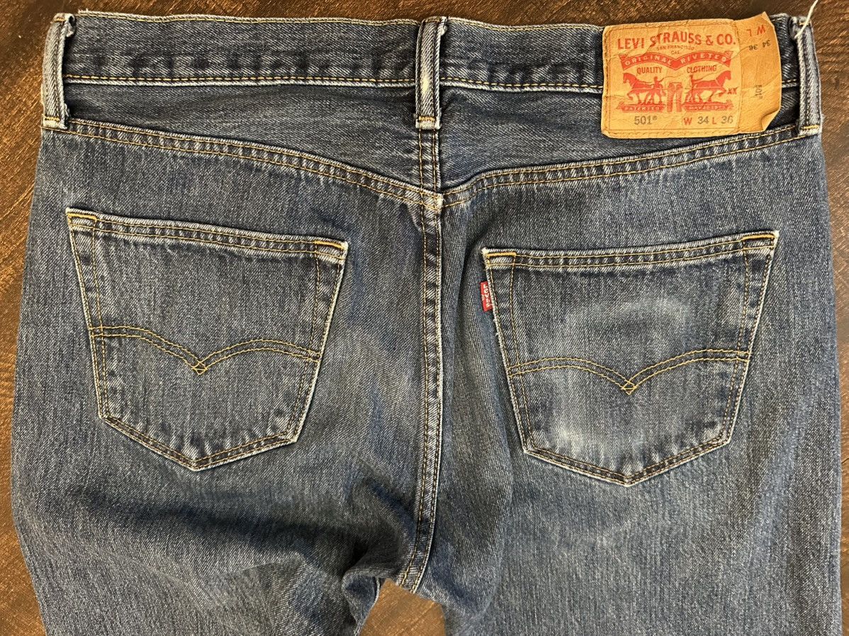 Levi's Levis 501 Jeans Mens 34x33.5 Straight Leg Button Fly Denim Size US 34 / EU 50 - 9 Thumbnail