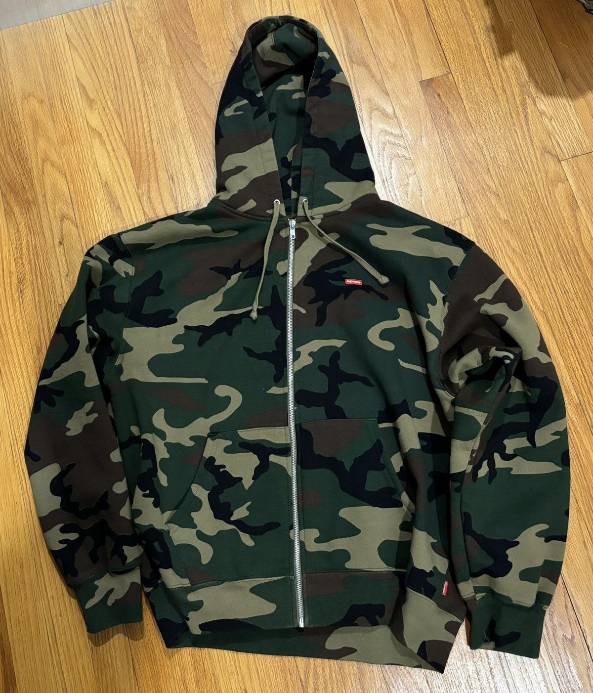Supreme Supreme FW24 Camo Small Logo Zip Hoodie size XL Supreme Supreme FW24 Camo Small Logo Zip Hoodie size XL