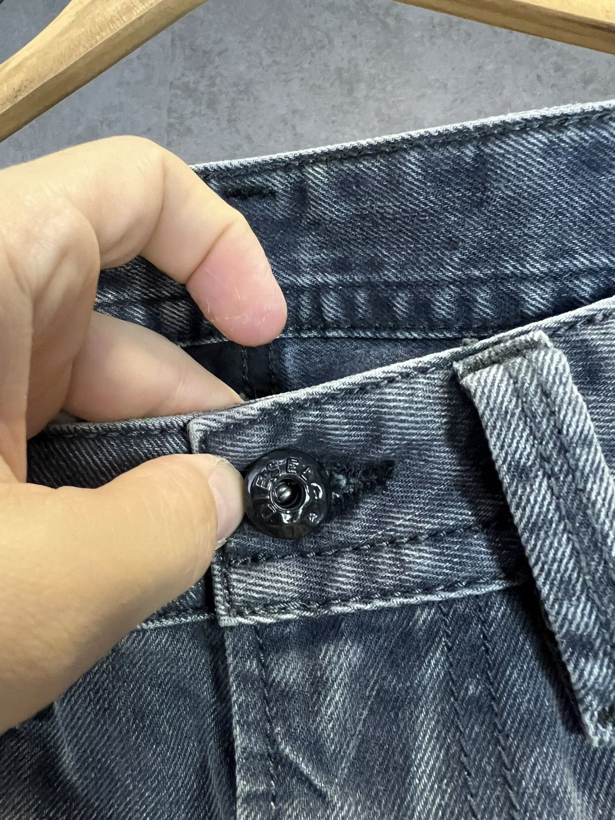 Diesel Diesel Thavar designer distressed jeans Size US 30 / EU 46 - 7 Thumbnail