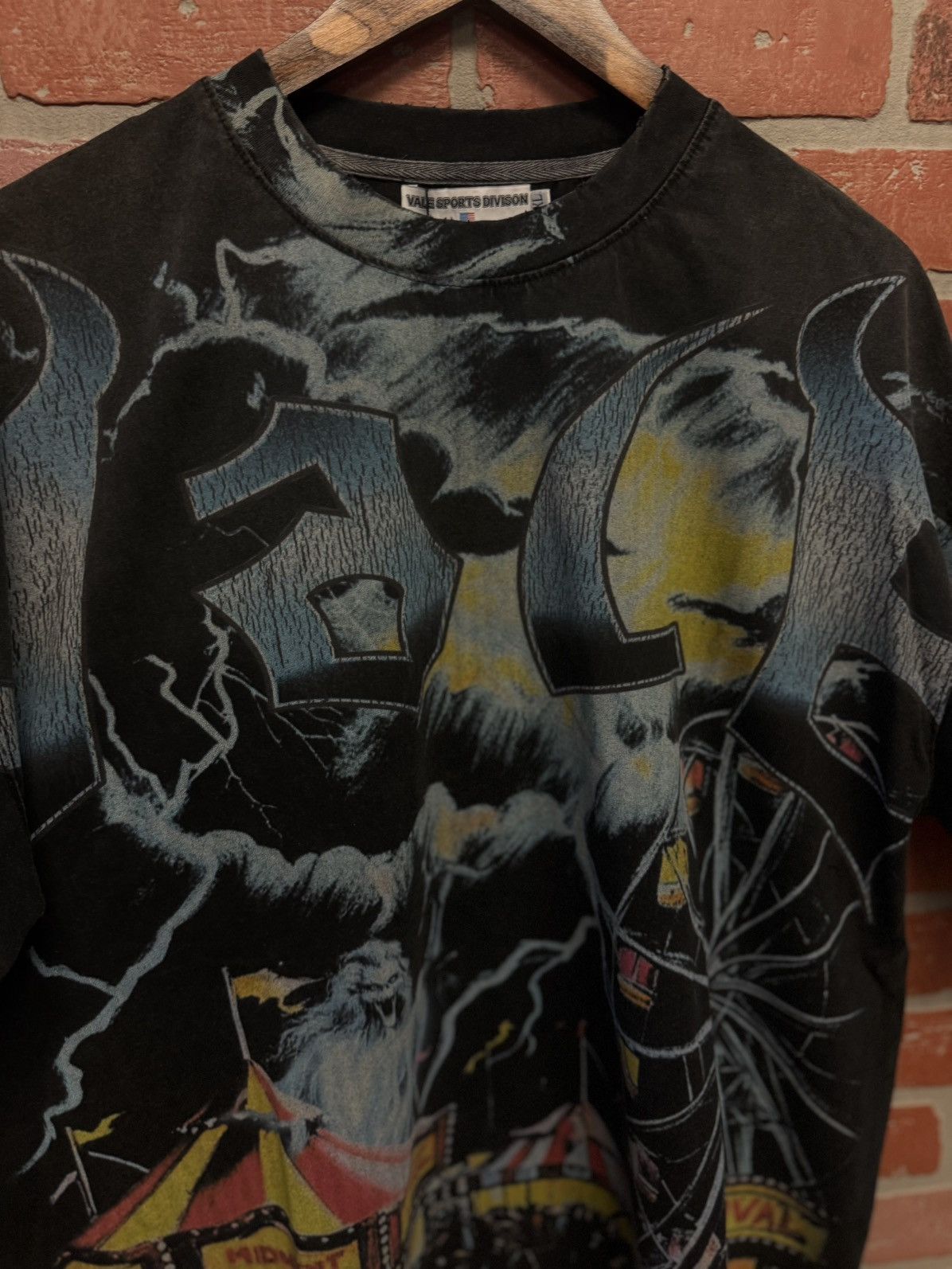 Vale Vale Valley Carnival Tee Shirt Size XXL Brand New Size US XXL / EU 58 / 5 - 6 Thumbnail