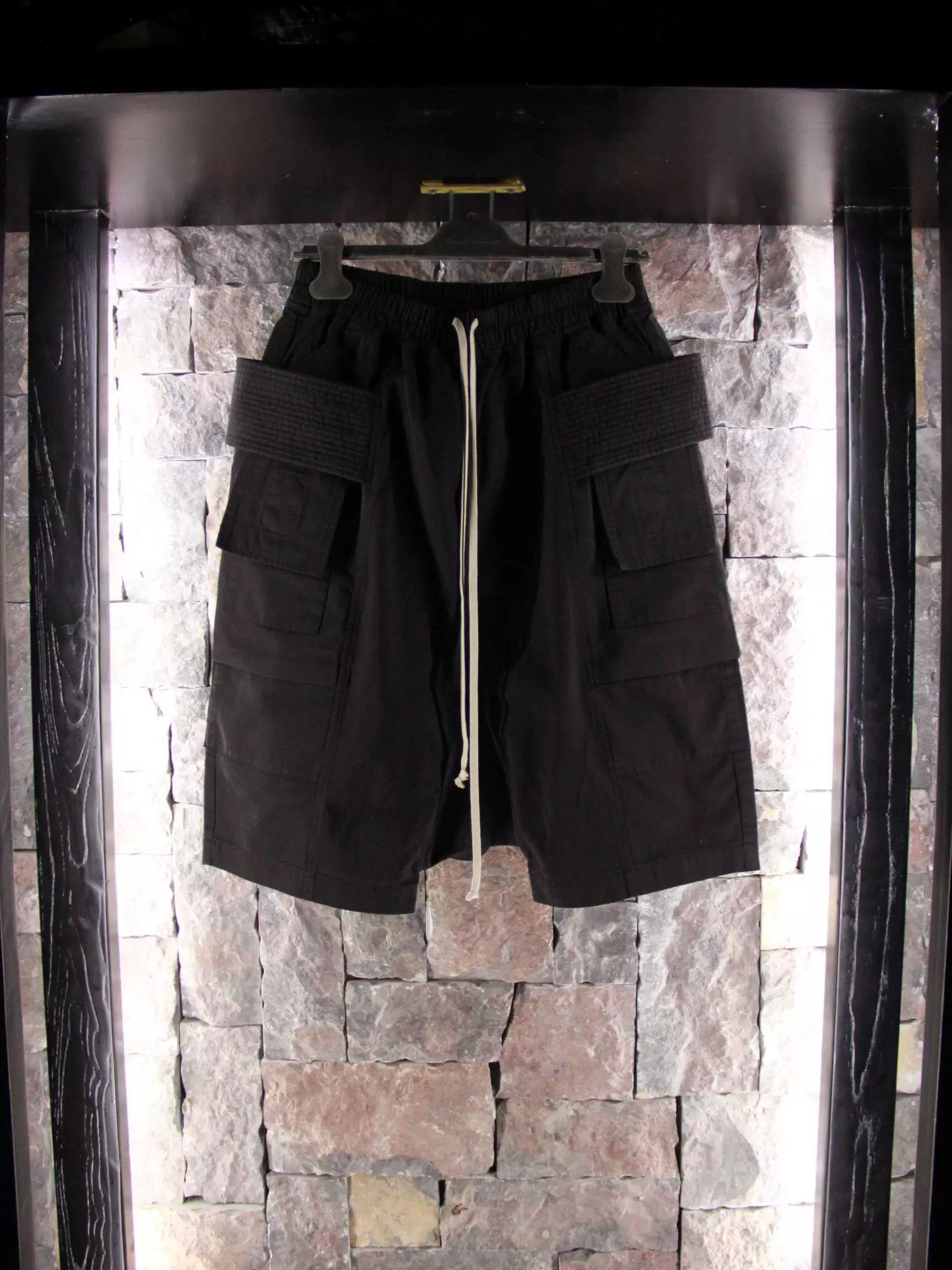 Rick Owens Rick Owens Black Shorts Men 34 Size US 34 / EU 50 - 1 Thumbnail