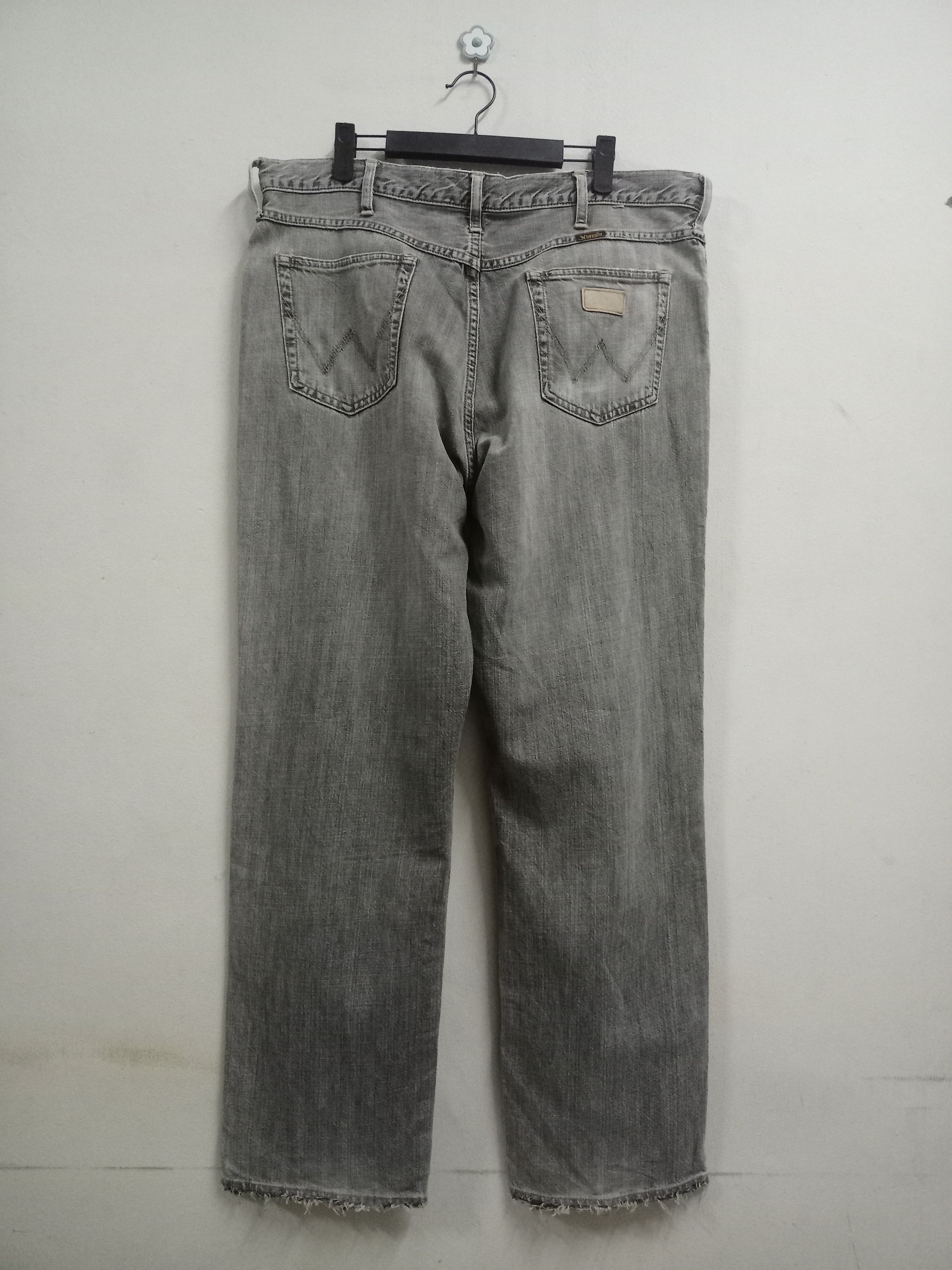 Wrangler Vintage Wrangler Frayed Hem Distressed Baggy Style Jeans Size US 39 - 2 Thumbnail