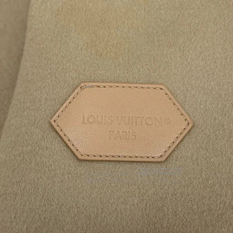 Louis Vuitton Louis Vuitton Monogram Wool Hooded Coat. Size US XS / EU 42 / 0 - 5 Thumbnail