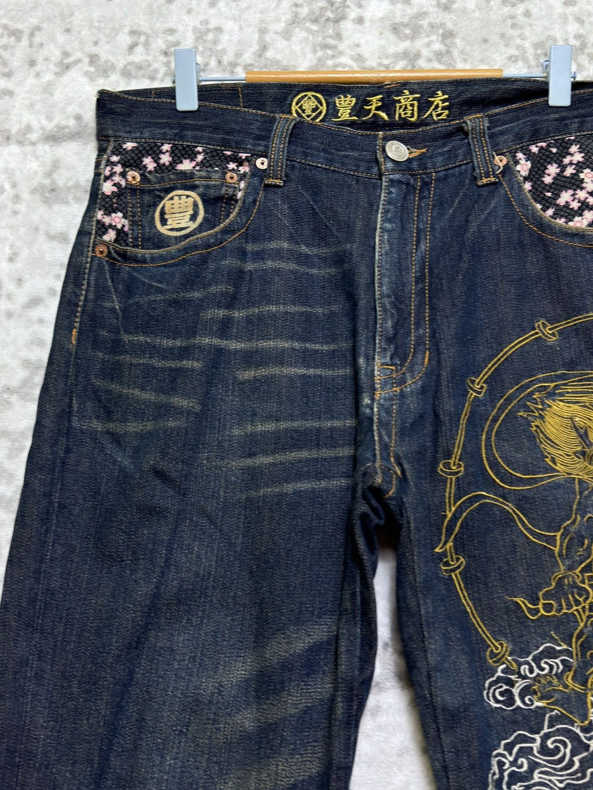 Karakuri Tamashii Buden Shoten Raijin Fujin Embroidered Sukajan Denim Jeans Size US 33 - 4 Thumbnail