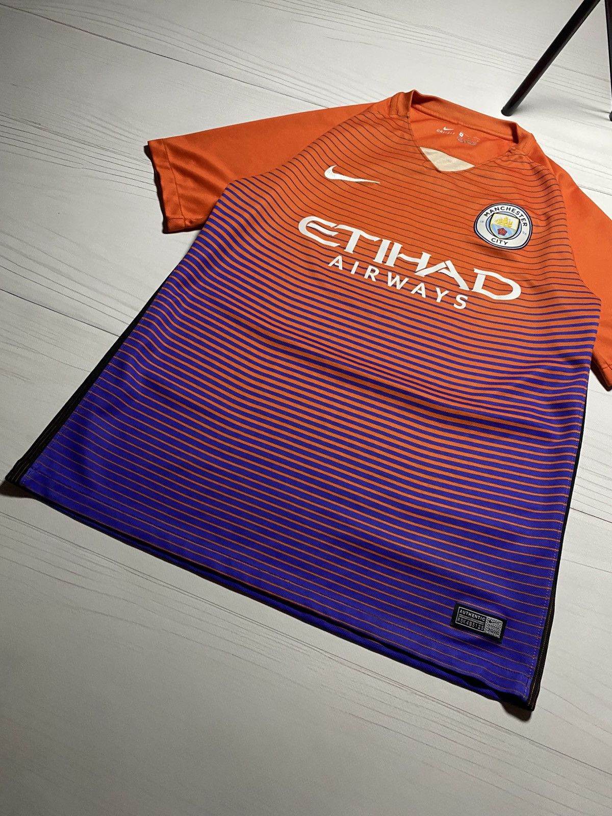 Nike Nike Manchester City 2016/17 third soccer football jersey Size US M / EU 48-50 / 2 - 6 Thumbnail