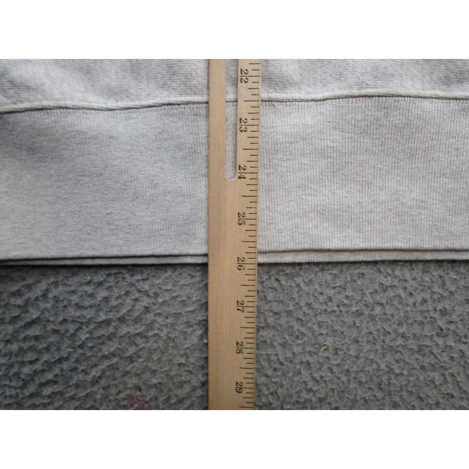 Champion VINTAGE Iowa Hawkeyes Basketball Reverse Weave Gray Sweatshirt M Men Size M Pullover Reversible Sports Size US M / EU 48-50 / 2 - 7 Thumbnail