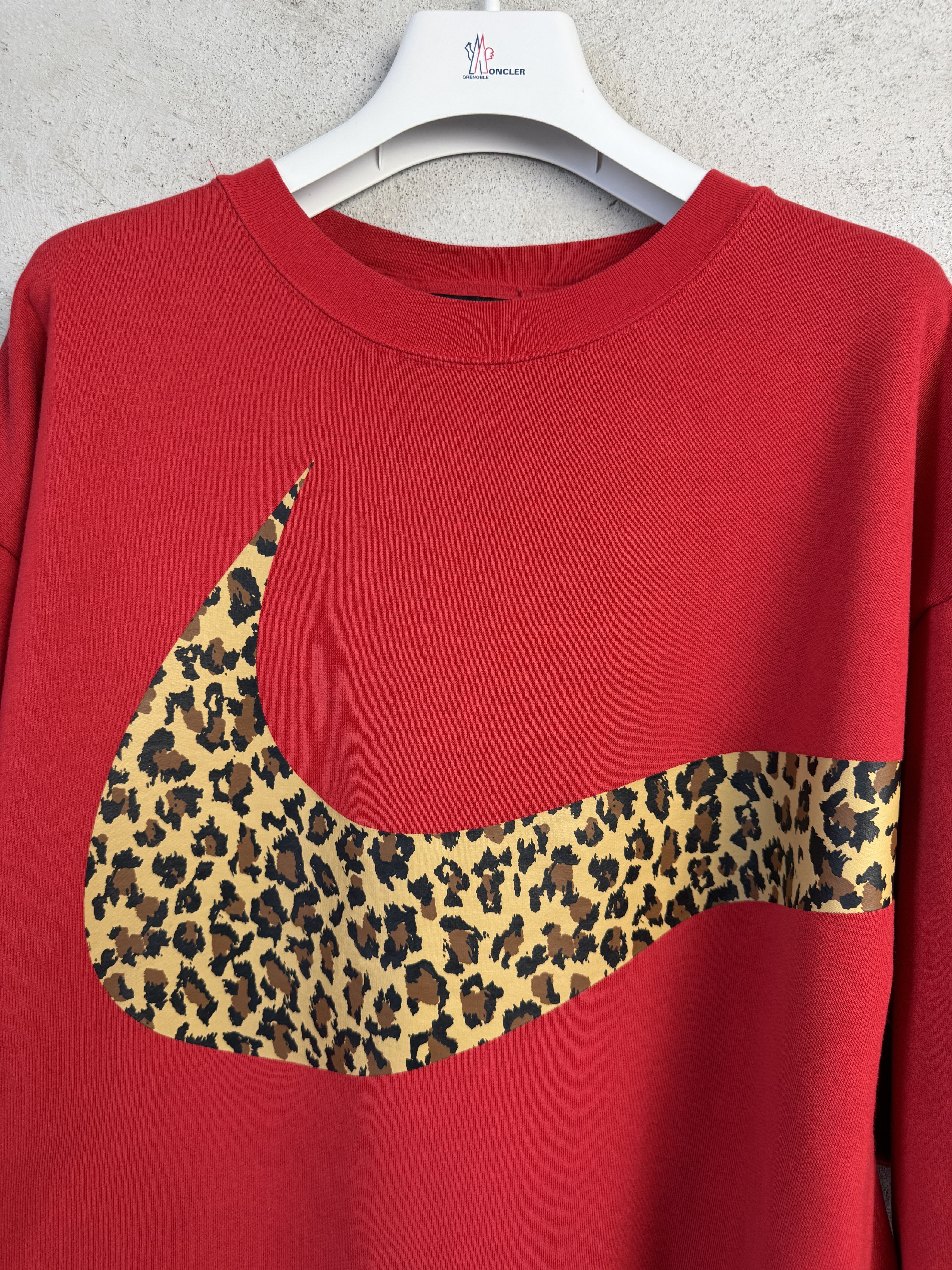 Nike Nike big swoosh leopard print sweatshirt crewneck Size L / US 10 / IT 46 - 2 Thumbnail