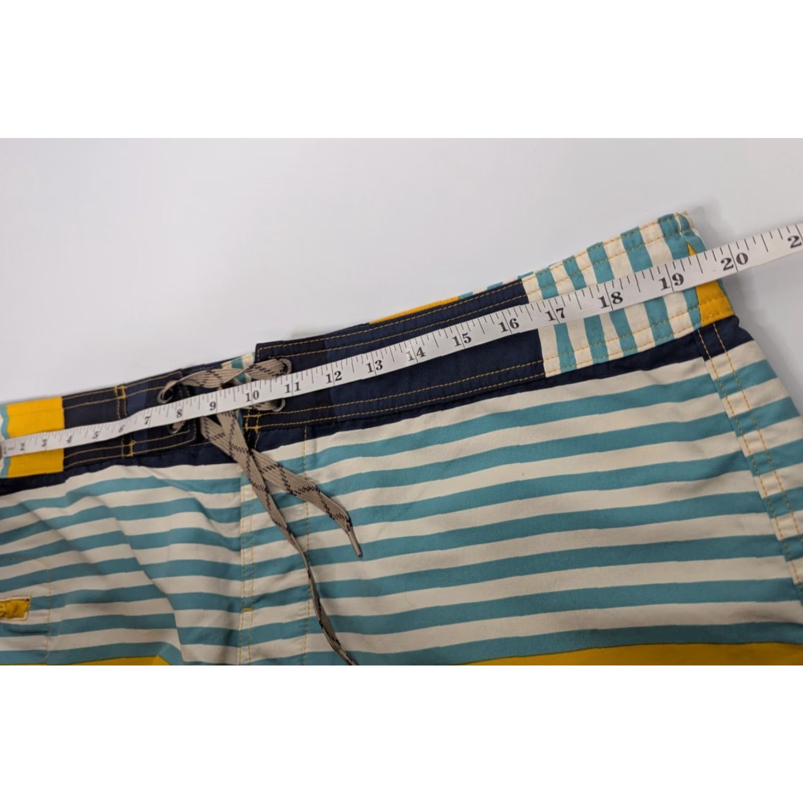 Patagonia Patagonia Shorts Men's 38 Striped Wavefarer Board Swim Trunks Beach Boardshorts Size US 38 / EU 54 - 5 Thumbnail