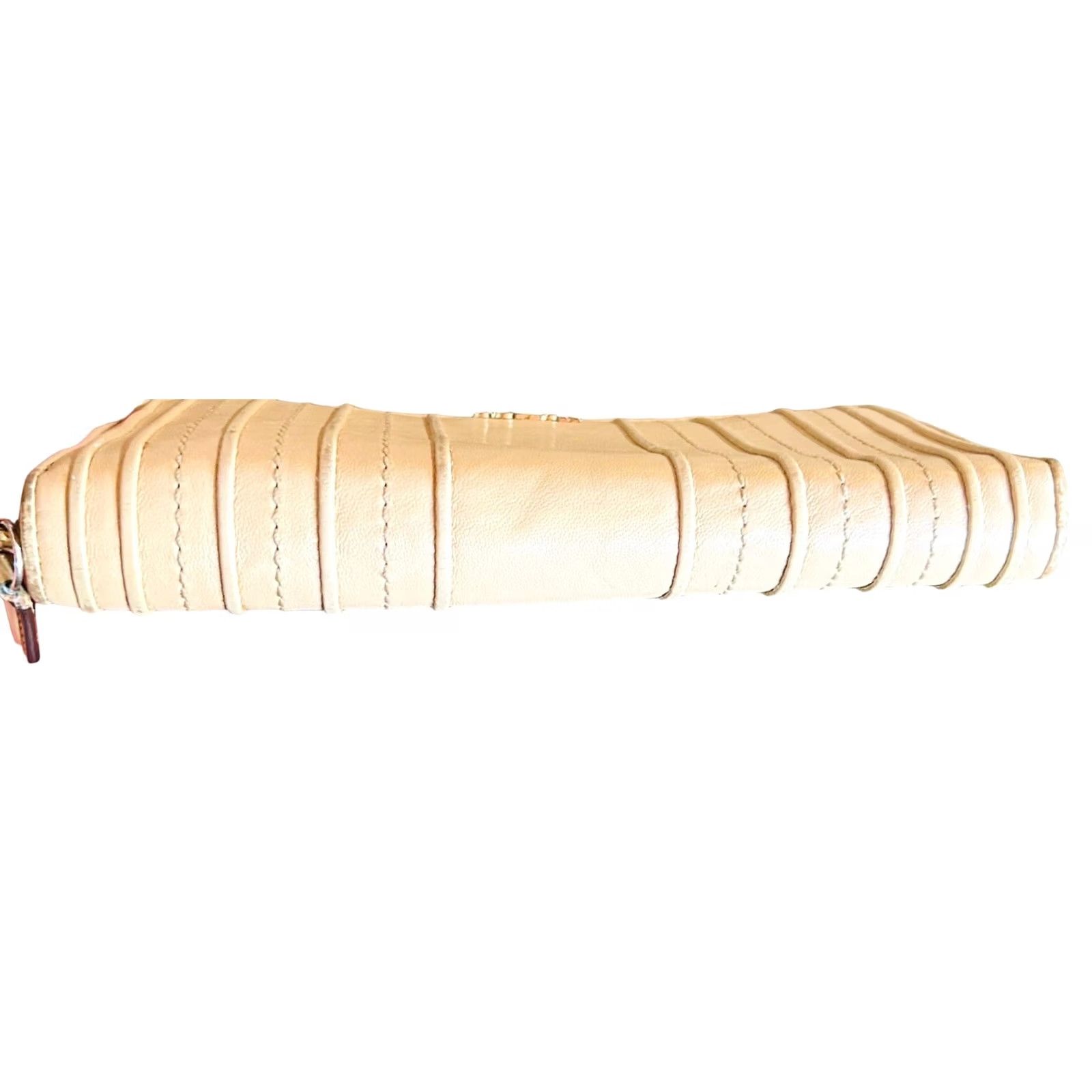 Coach COACH Gathered Beige Leather Long Wallet Quilted Zipper Round Women's Read Des Envelop Wallet Zip-Around Credit Card Size ONE SIZE - 7 Thumbnail