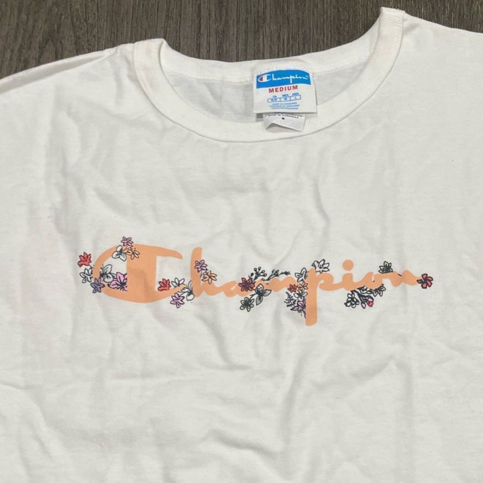 Champion NWT Champion White Floral Graphic Crop Top - Size M Size M / US 6-8 / IT 42-44 - 2 Thumbnail
