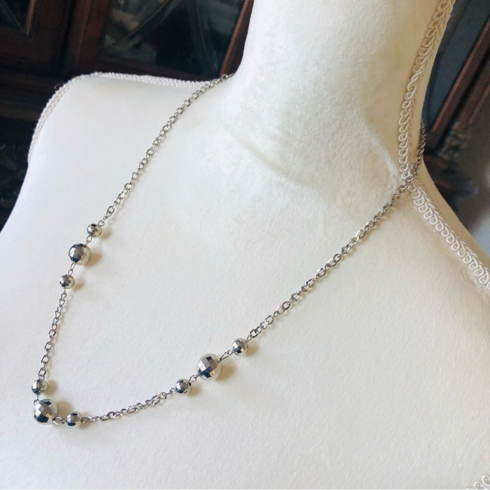 Jewelry Faceted silver sparkle beaded chain necklace Size ONE SIZE - 4 Thumbnail