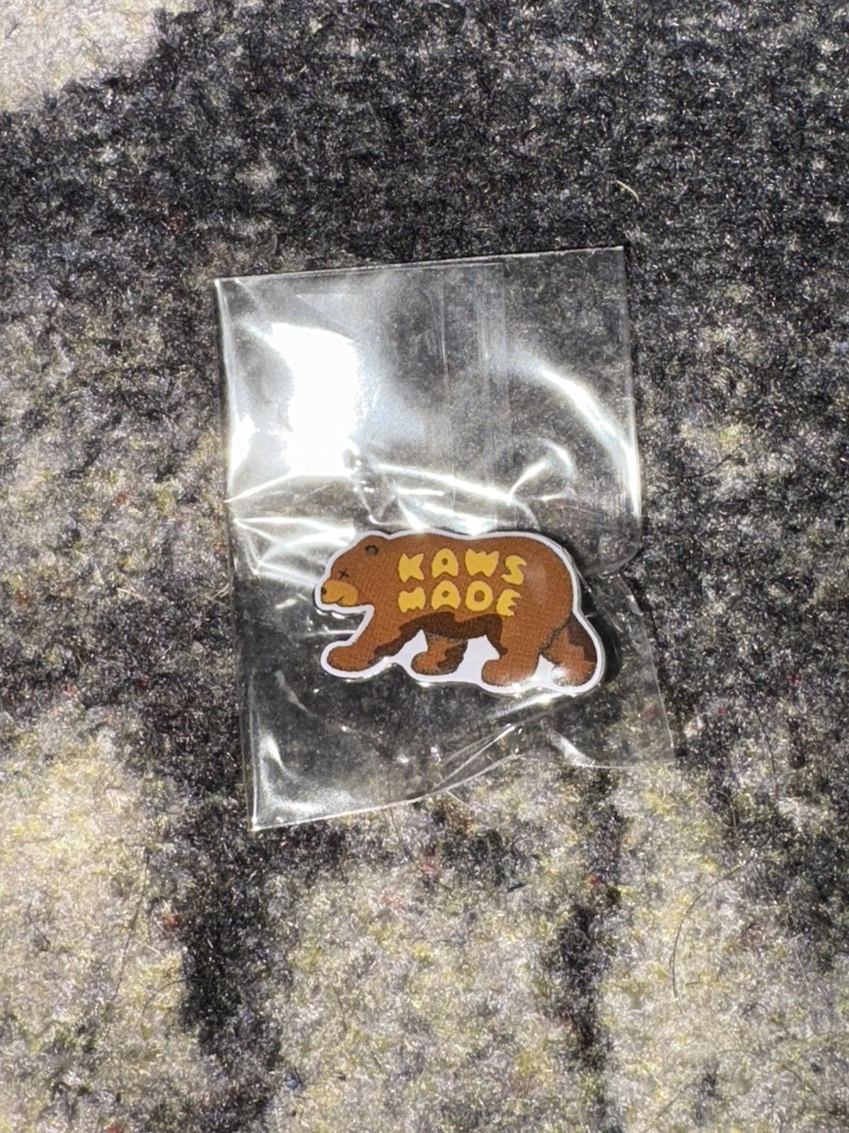 Human Made × Japanese Brand × Kaws Human Made x KAWS Bear Pin Size ONE SIZE - 1 Thumbnail