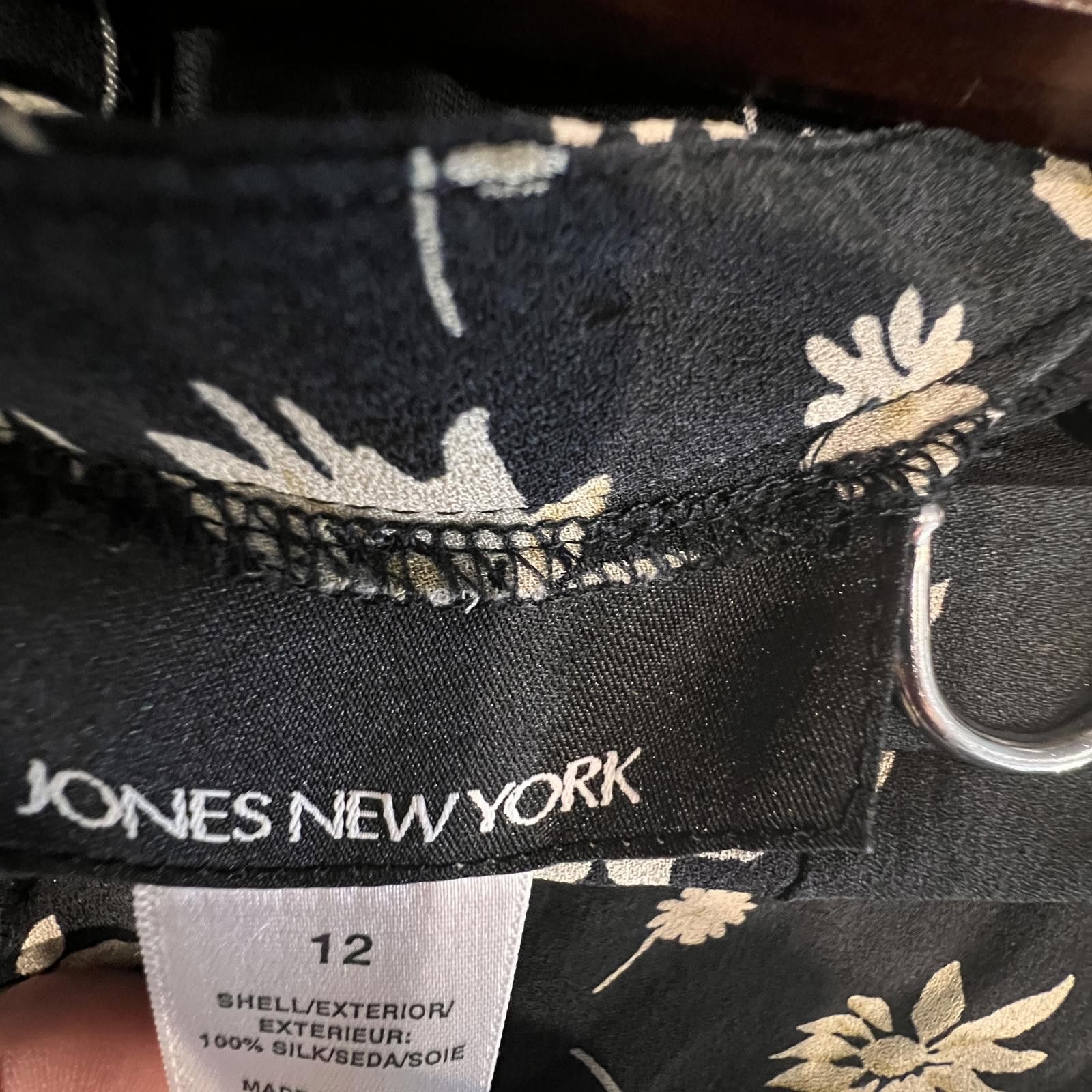 Jones New York Jones New York Black Floral Silk Skirt Size 12 Size 34" / US 12 / IT 48 - 3 Thumbnail