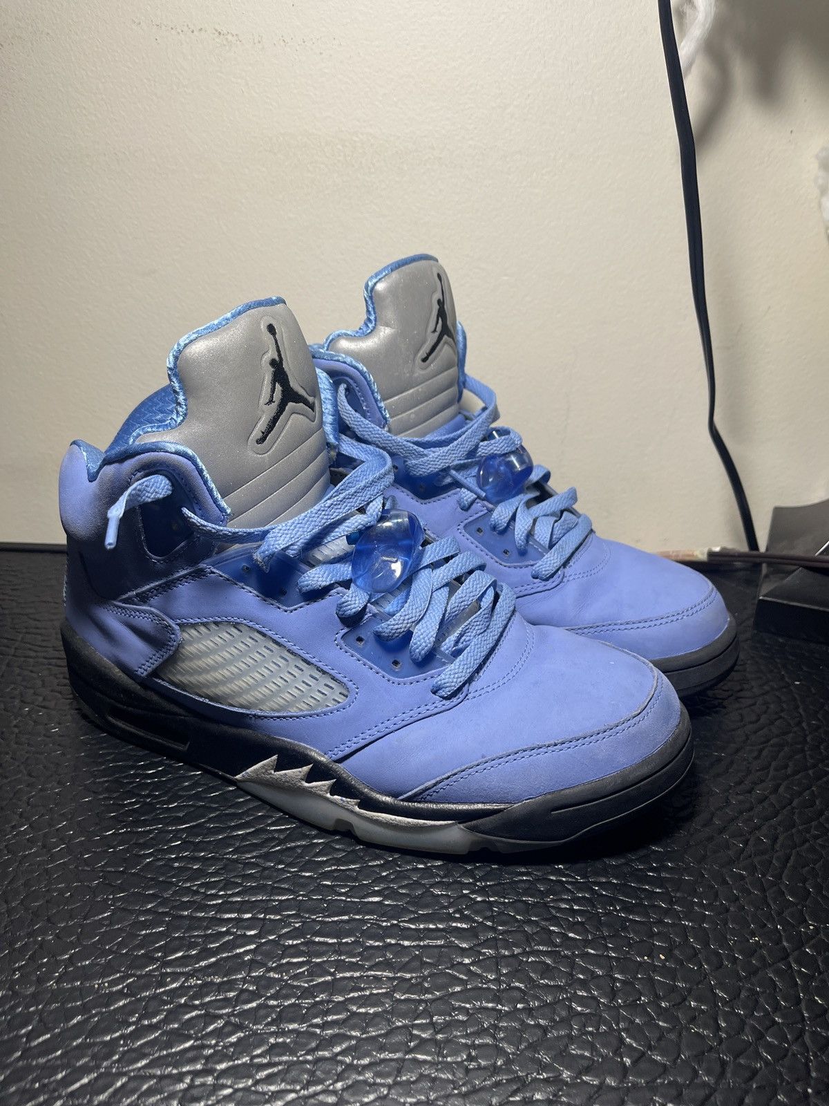 Nike Nike Air Jordan 5 Retro “UNC” University Blue Size US 9 / EU 42 - 1 Thumbnail