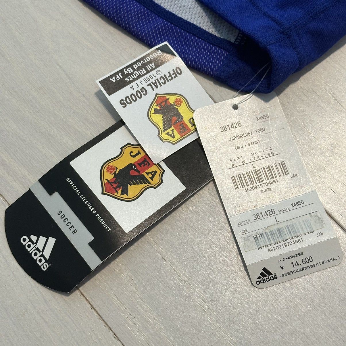 Adidas adidas 2002 japan football jersey 11 L Suzuki 鈴木隆行 soccer Size US L / EU 52-54 / 3 - 7 Thumbnail