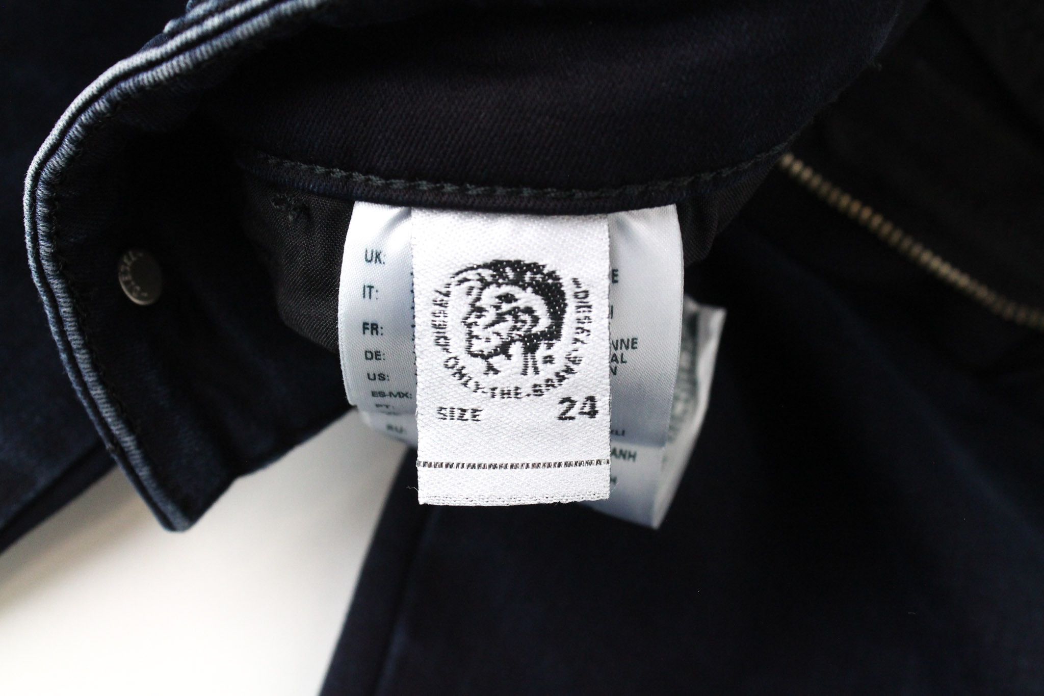 Diesel SLANDY-HIGH 082AU W24/L32 Dark Blue Stretch Jeans 69739 Size 24" / US 00 / IT 34 - 7 Thumbnail