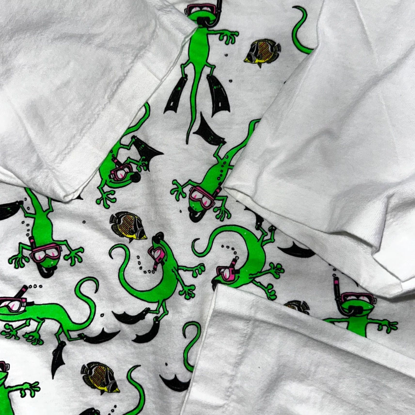 Fruit Of The Loom VINTAGE Fruit of the Loom T-Shirt Men L White Crew Neck Short Sleeve Lizard Fish Gecko 90s 70s 80s 90s VTG Classic Fan Favorite Size US L / EU 52-54 / 3 - 4 Thumbnail