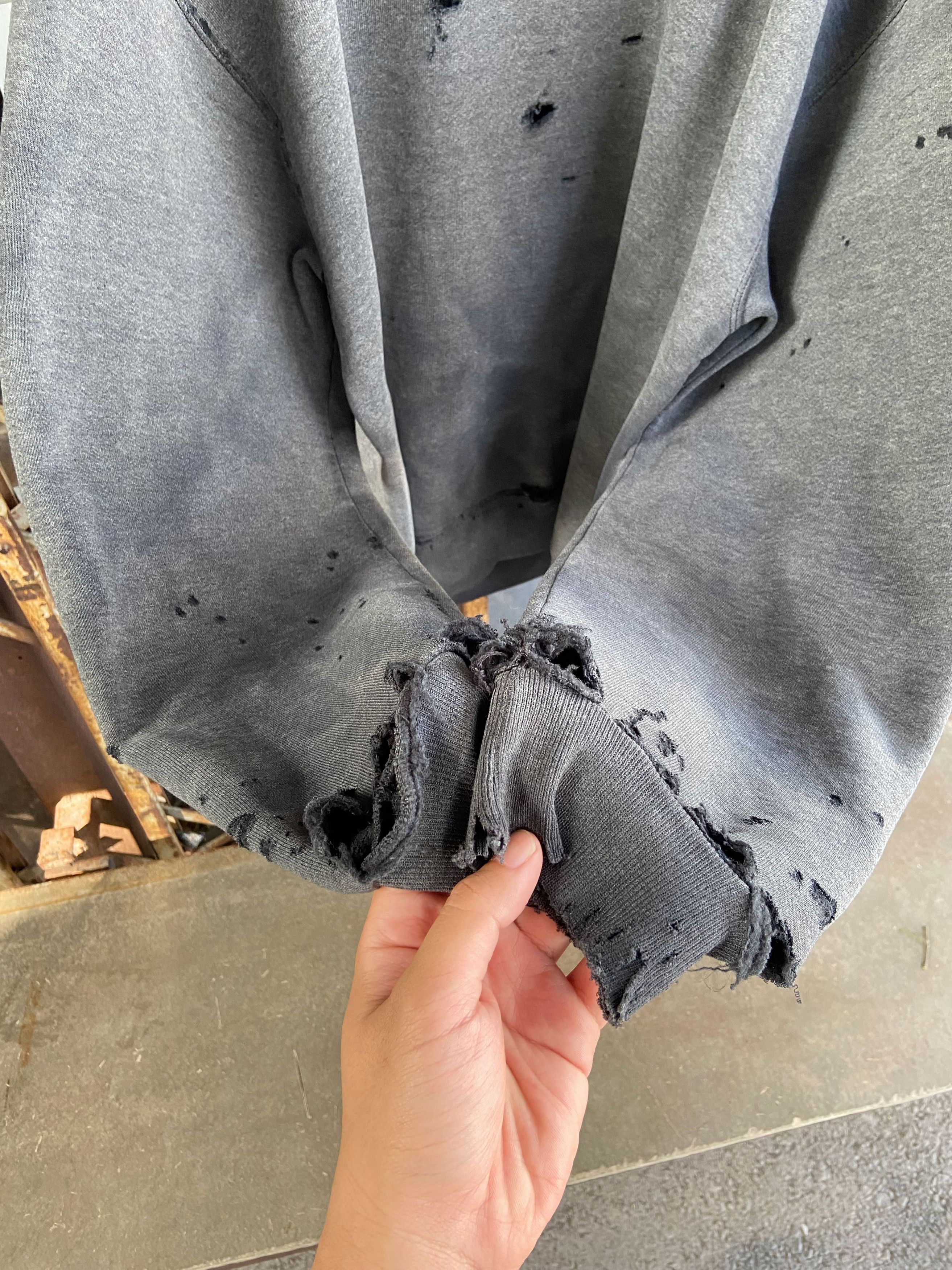 Vintage Thrashed Distressed & Faded Russell Sweatshir ERD Grunge Size US L / EU 52-54 / 3 - 14 Thumbnail