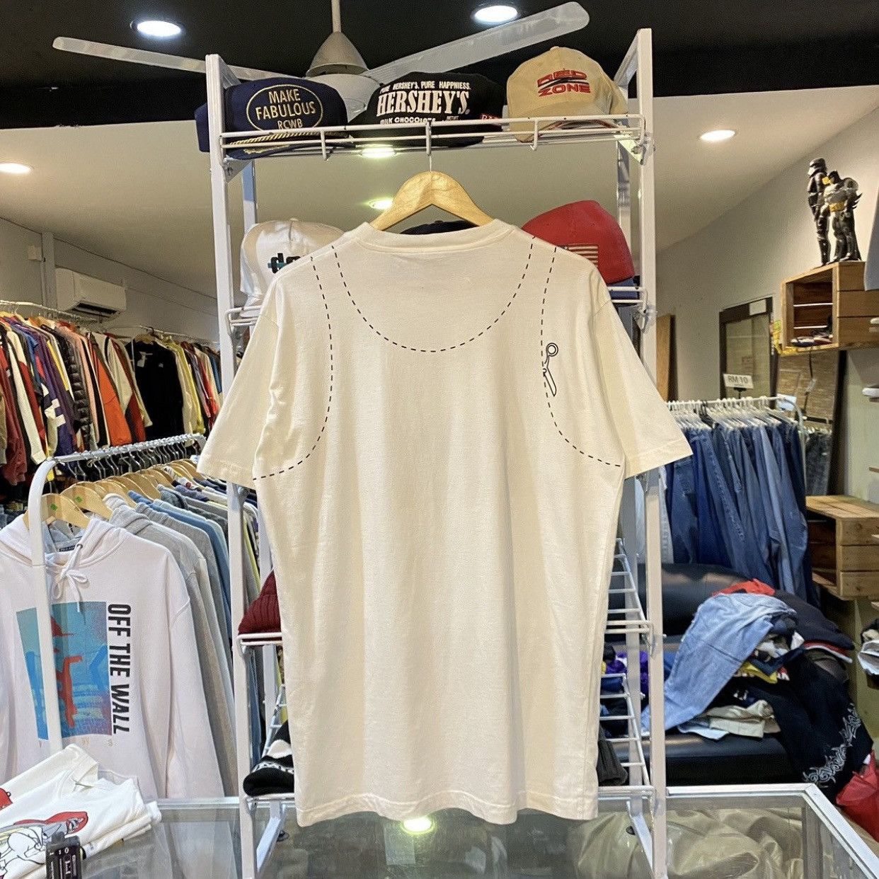 Moschino VINTAGE Moschino Chevy & Chic "Cut Here" Tee Size US L / EU 52-54 / 3 - 2 Thumbnail