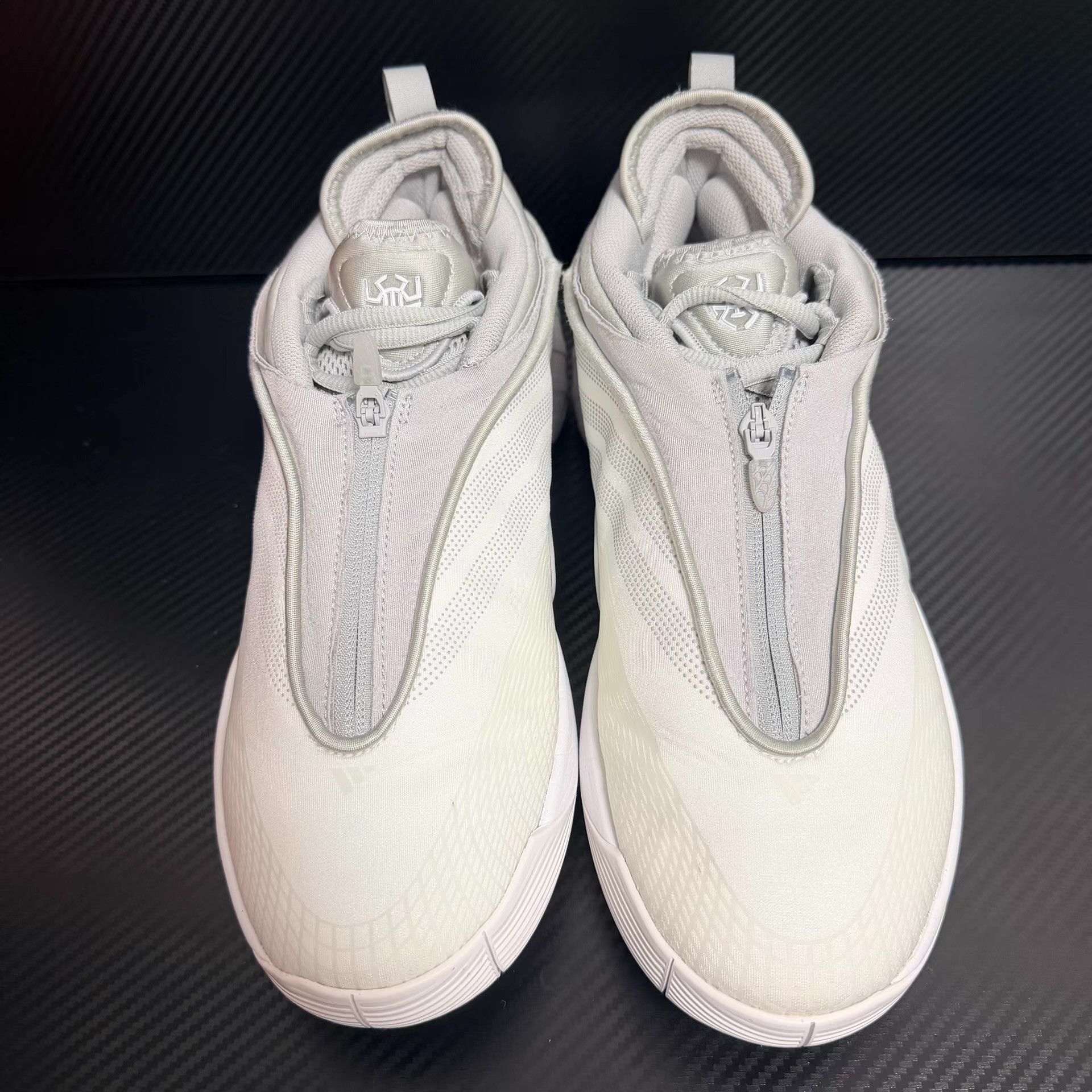 Adidas adidas D.O.N Issue 7 Q10 Size US 10 / EU 43 - 3 Thumbnail