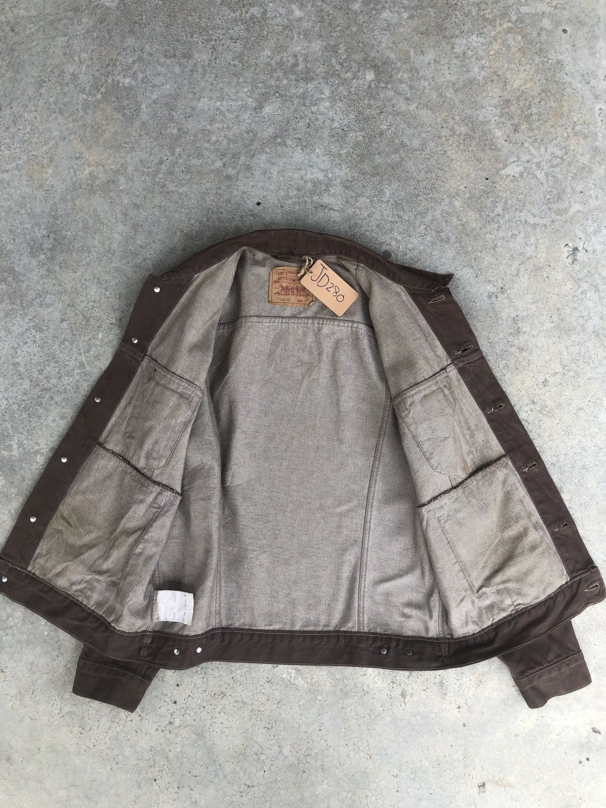 Levi's Vintage 90s' Levi’s Denim Jacket Distressed Denim Size US M / EU 48-50 / 2 - 8 Thumbnail