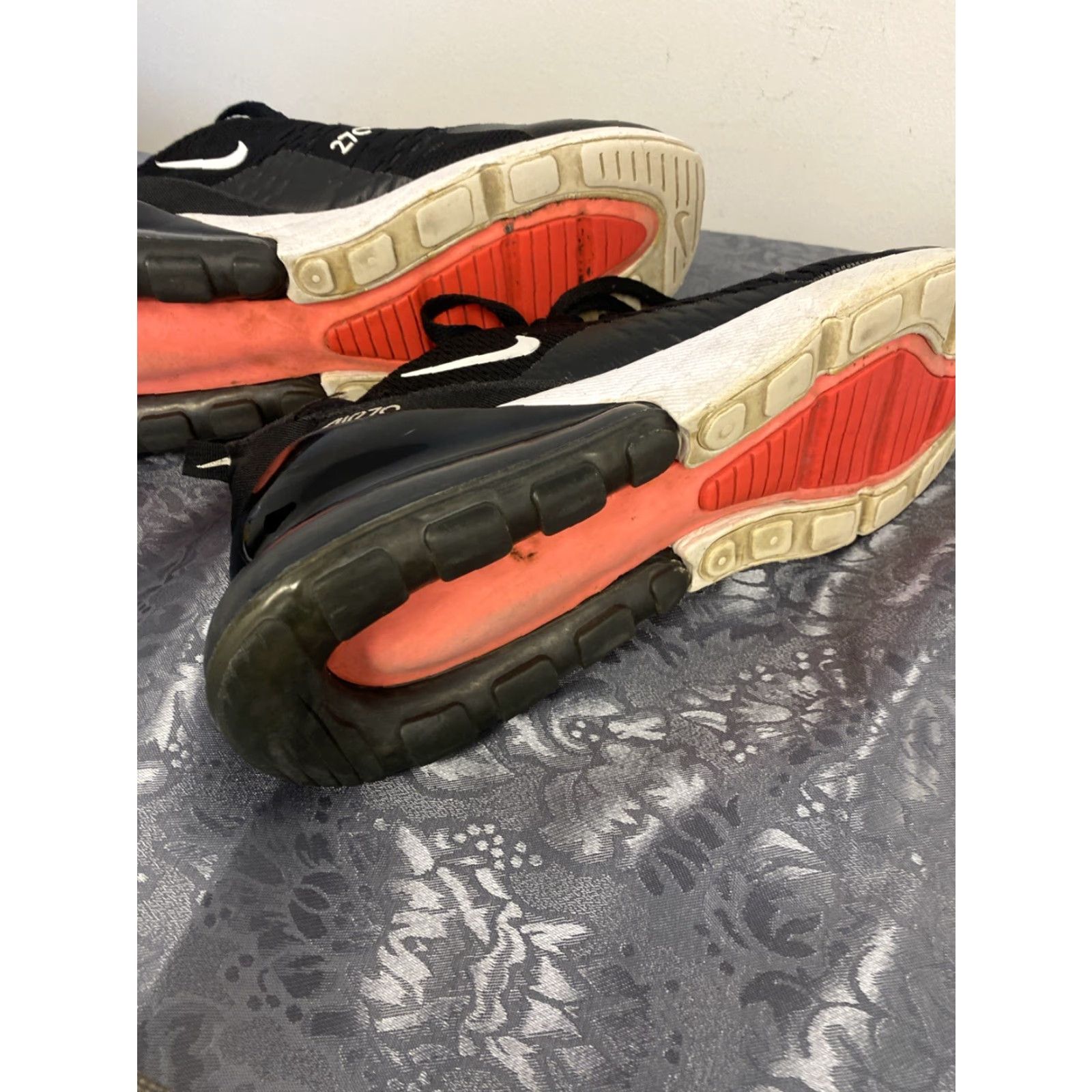 Nike Nike Air Max 270 Sneaker Men's US 11 / UK 10 / EU 45 Black White Athletic Running Shoes Size US 10 / EU 43 - 7 Thumbnail
