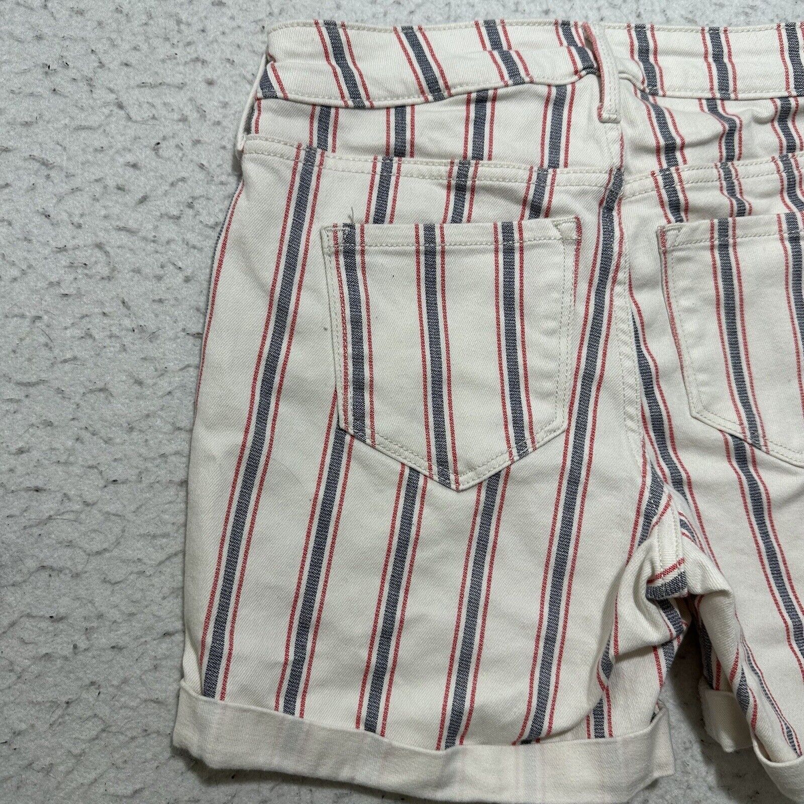 Old Navy Old Navy 0 Mid Rise 5" Inseam Denim Jean Shorts Four Buttons Size 25" / US 0 / IT 36 - 5 Thumbnail