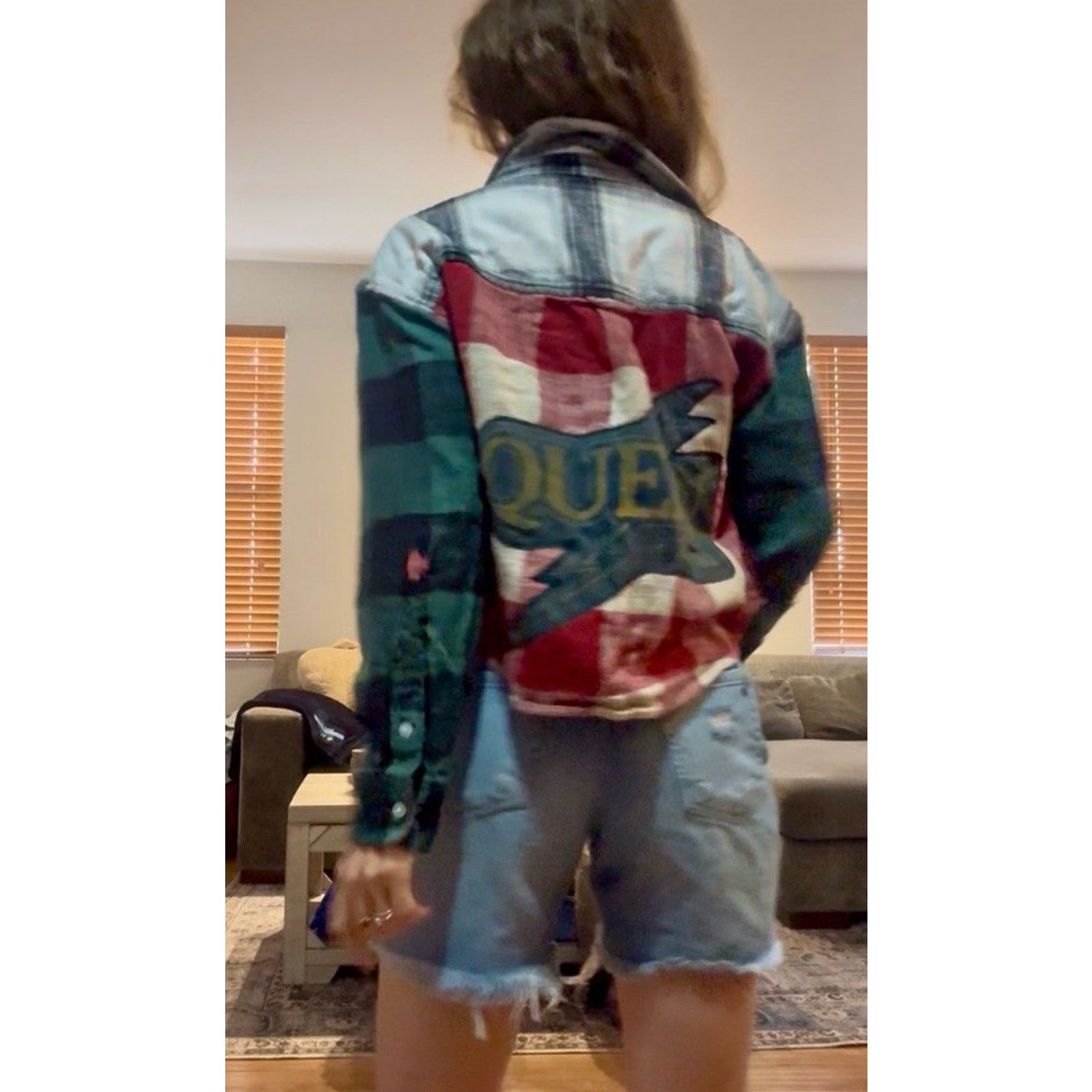 American Eagle Outfitters QUEEN Plaid Crop Flannel Upcycled Retro Vintage Grunge Sz M Size M / US 6-8 / IT 42-44 - 1 Thumbnail