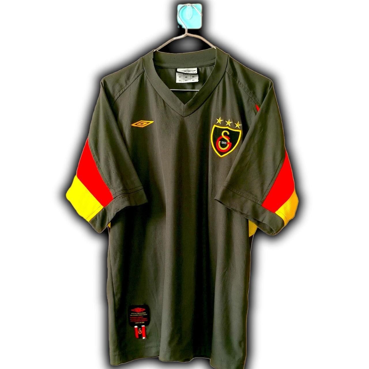 Umbro Fc Galatasaray SK Turkey 2002 2003 Training shirt jersey Size US S / EU 44-46 / 1 - 3 Thumbnail