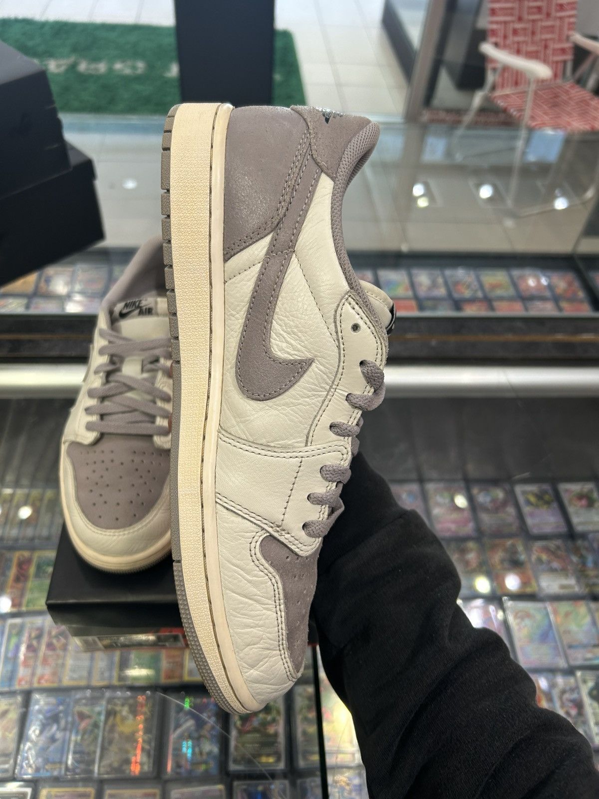 Jordan Brand Jordan 1 low atmosphere Size US 11 / EU 44 - 4 Thumbnail