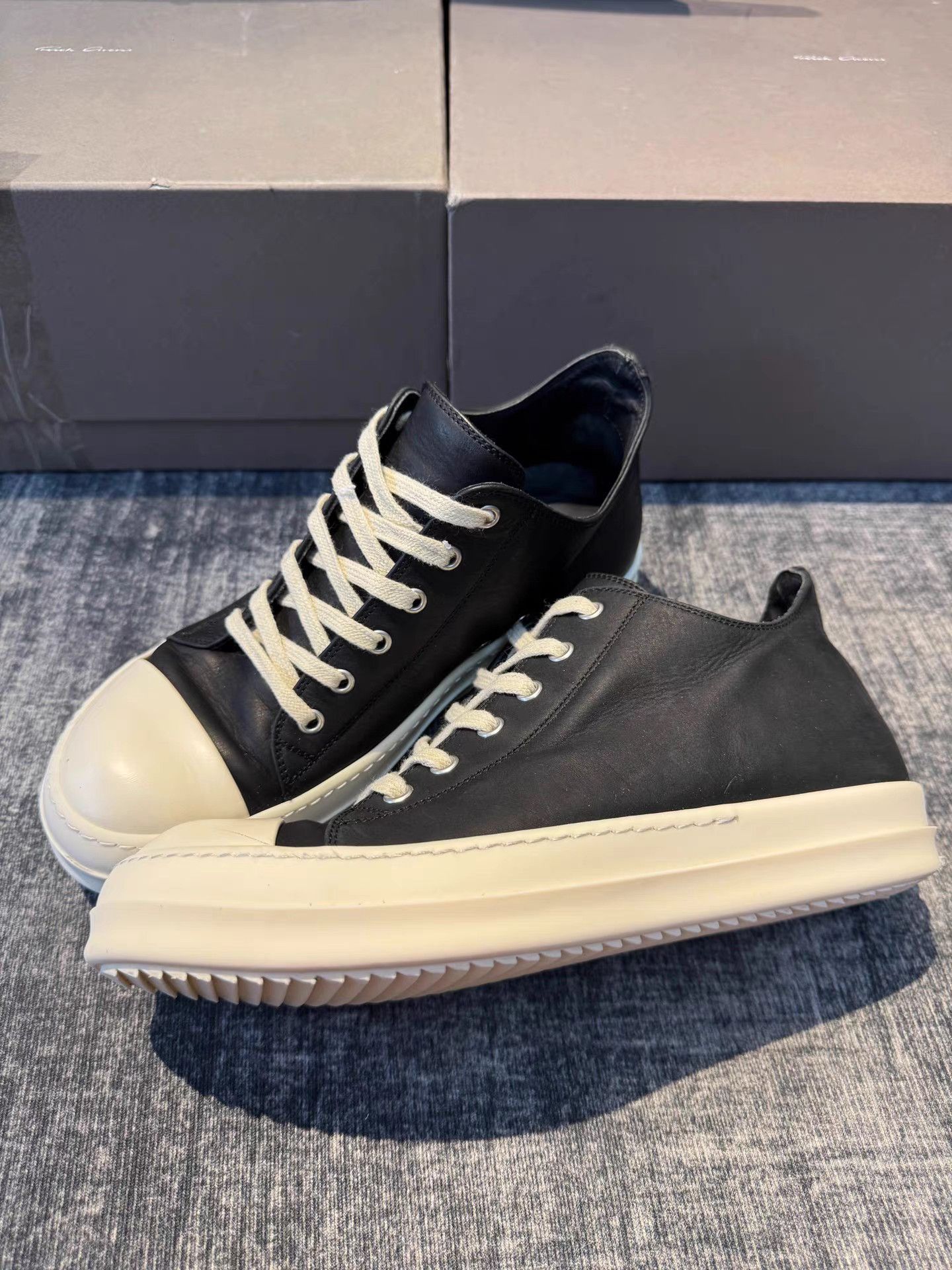 Rick Owens Rick Owens New Mainline Low-Top Big Converse Size US 7 / EU 40 - 1 Thumbnail