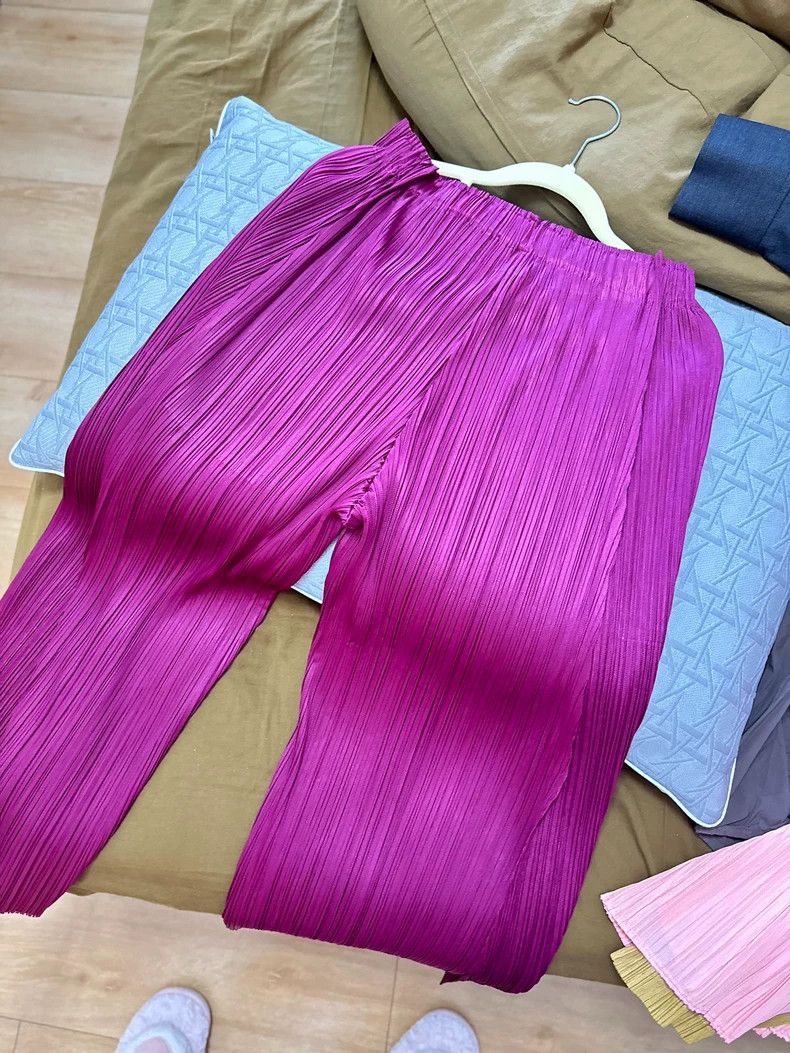 Issey Miyake size:3 Rose-red pleated pants